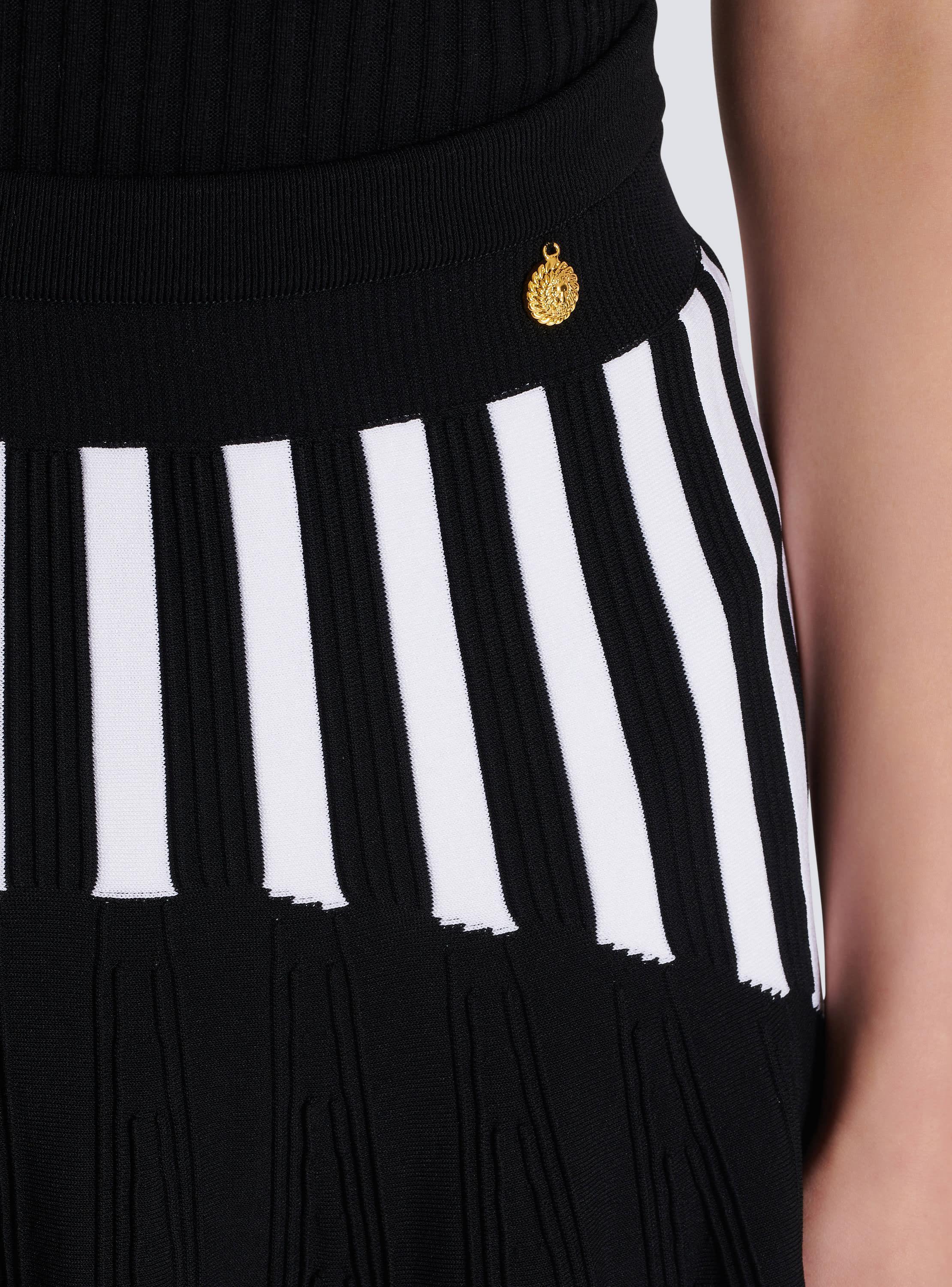 Pleated striped knit skirt Product Image