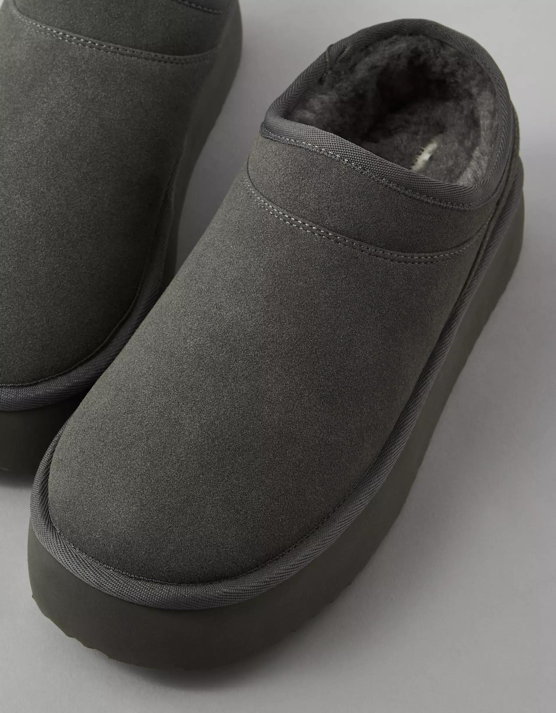 AE The Hangout Slip-On Slipper Product Image