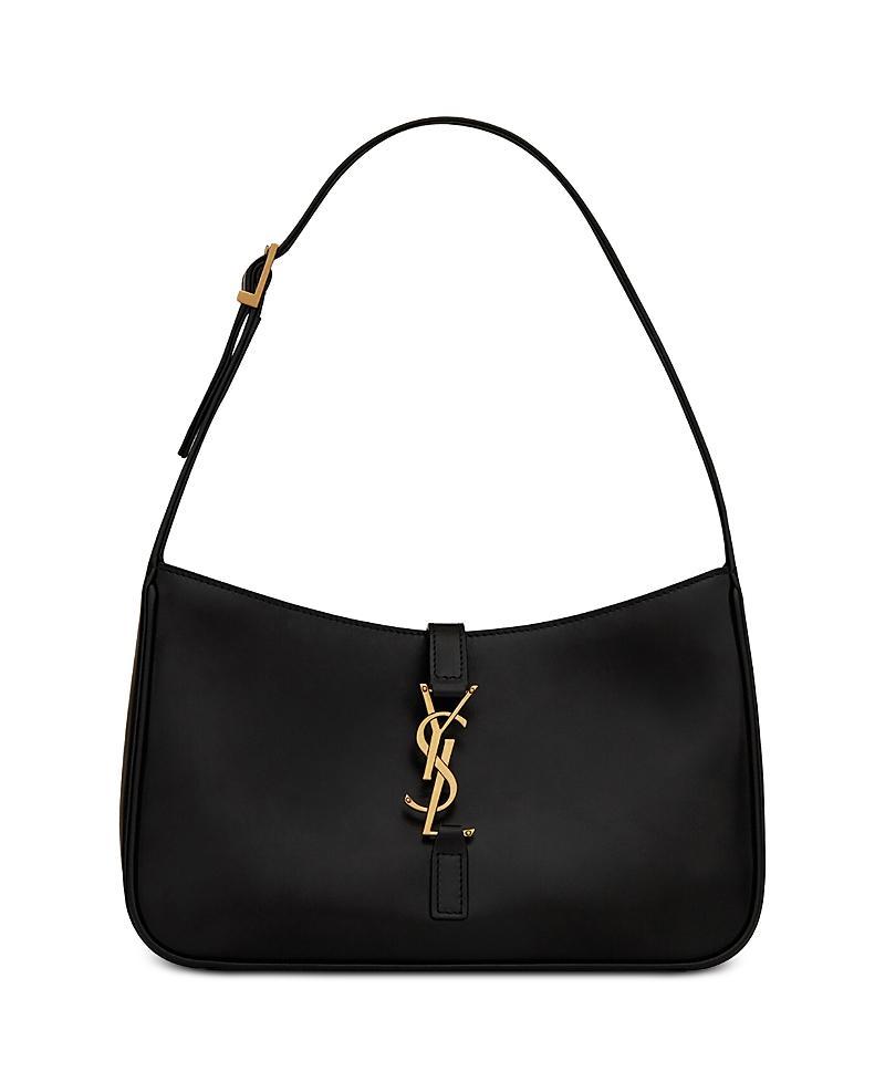 Womens Le 5  7 Shoulder Bag in Patent Leather Product Image