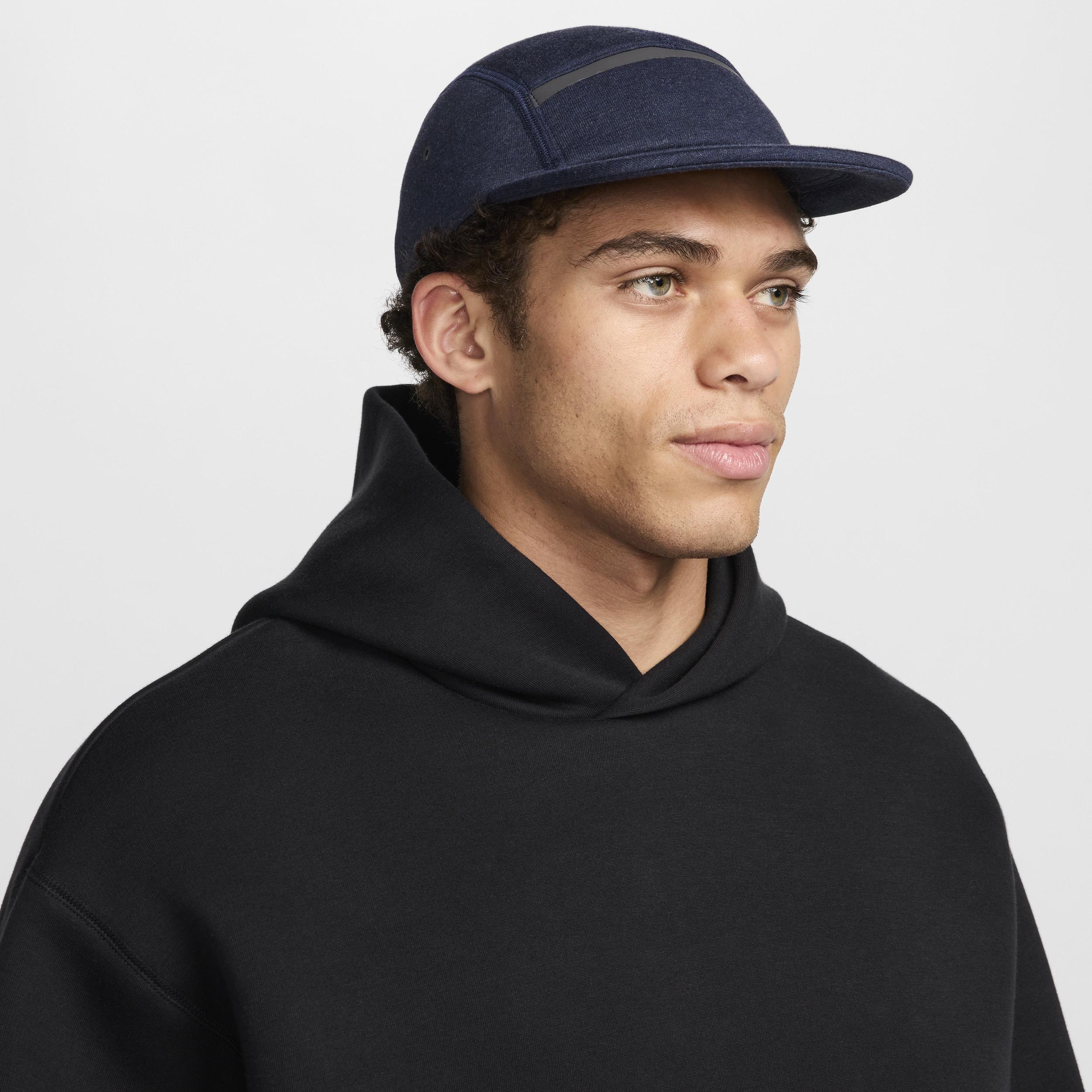 Nike Fly Cap Unstructured Flat Bill Tech Fleece Cap Product Image