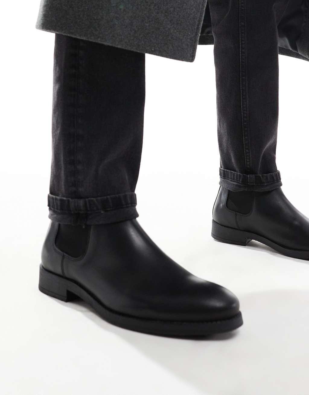 Jack & Jones leather chelsea boot in black Product Image