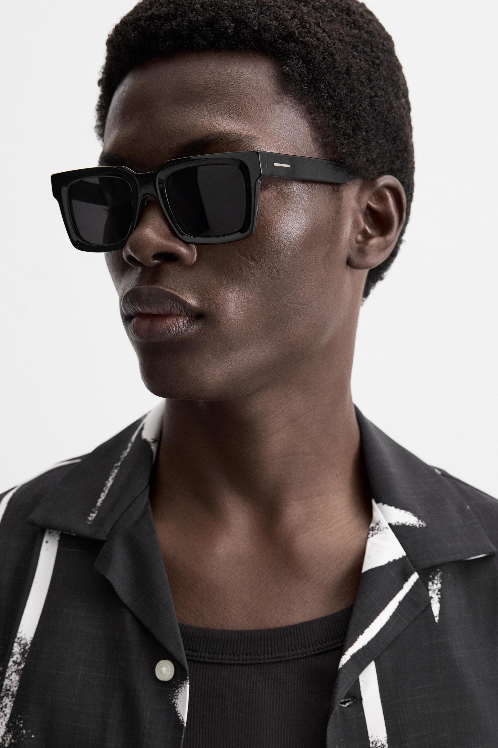 ABSTRACT PRINT STRETCH SHIRT Product Image