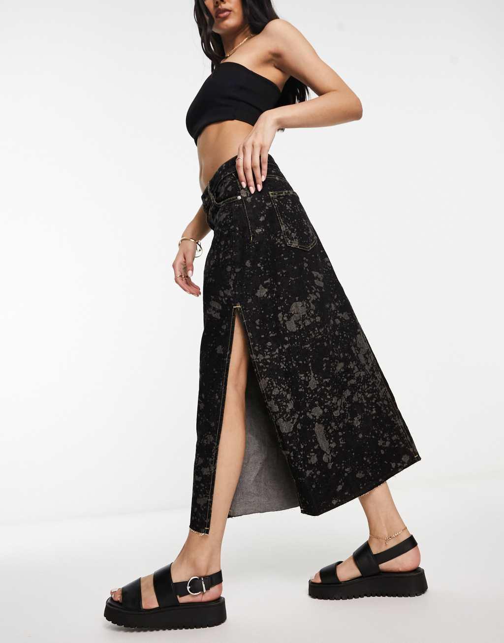 Urban Revivo denim midi skirt with split in black print Product Image