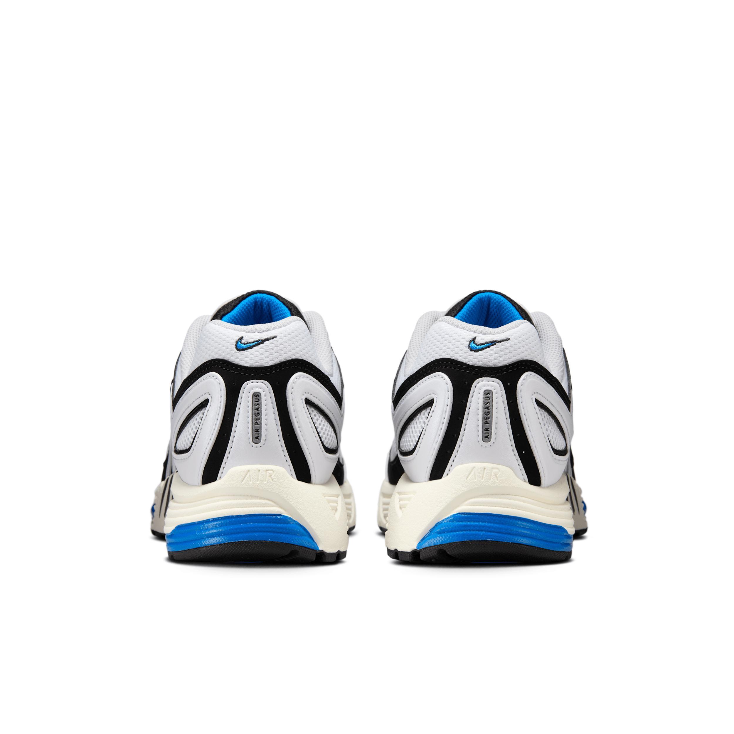 Nike Men's Air Pegasus 2005 Shoes Product Image