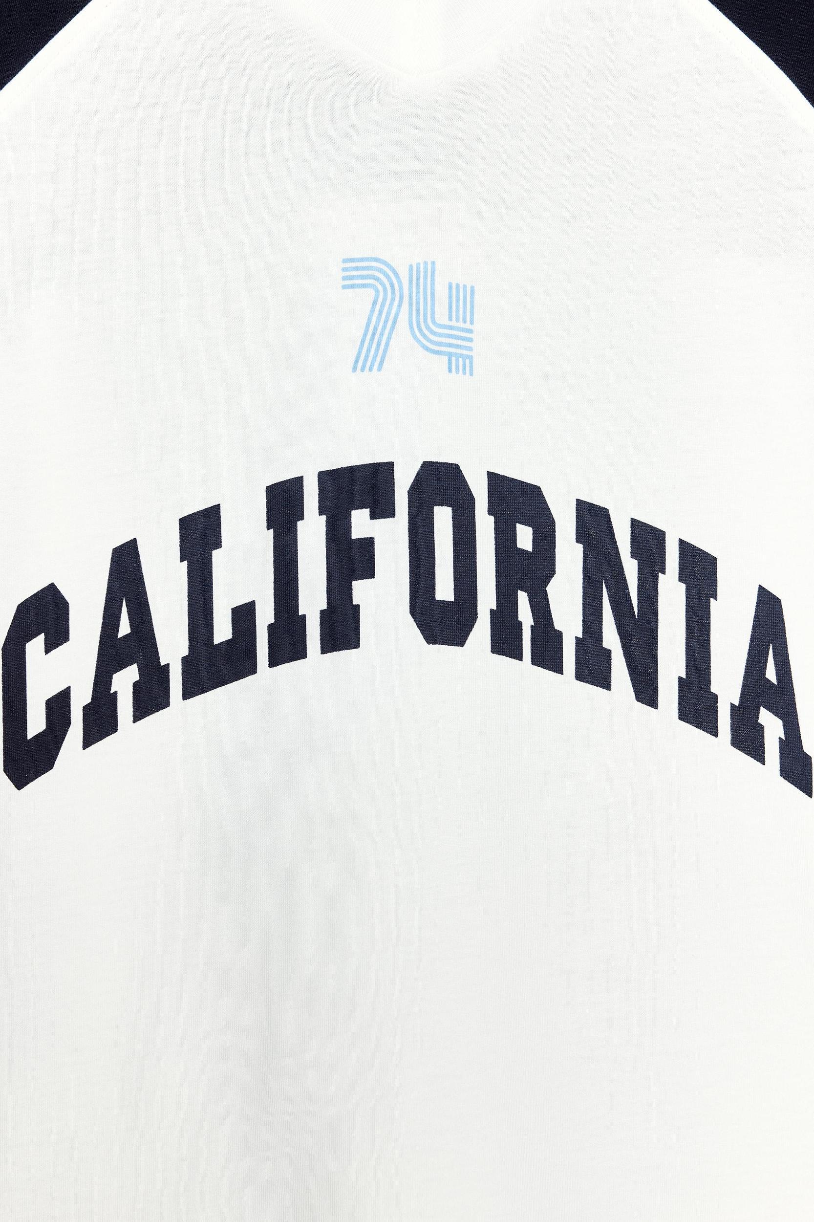 PRINTED ELBOW SLEEVE T-SHIRT Product Image