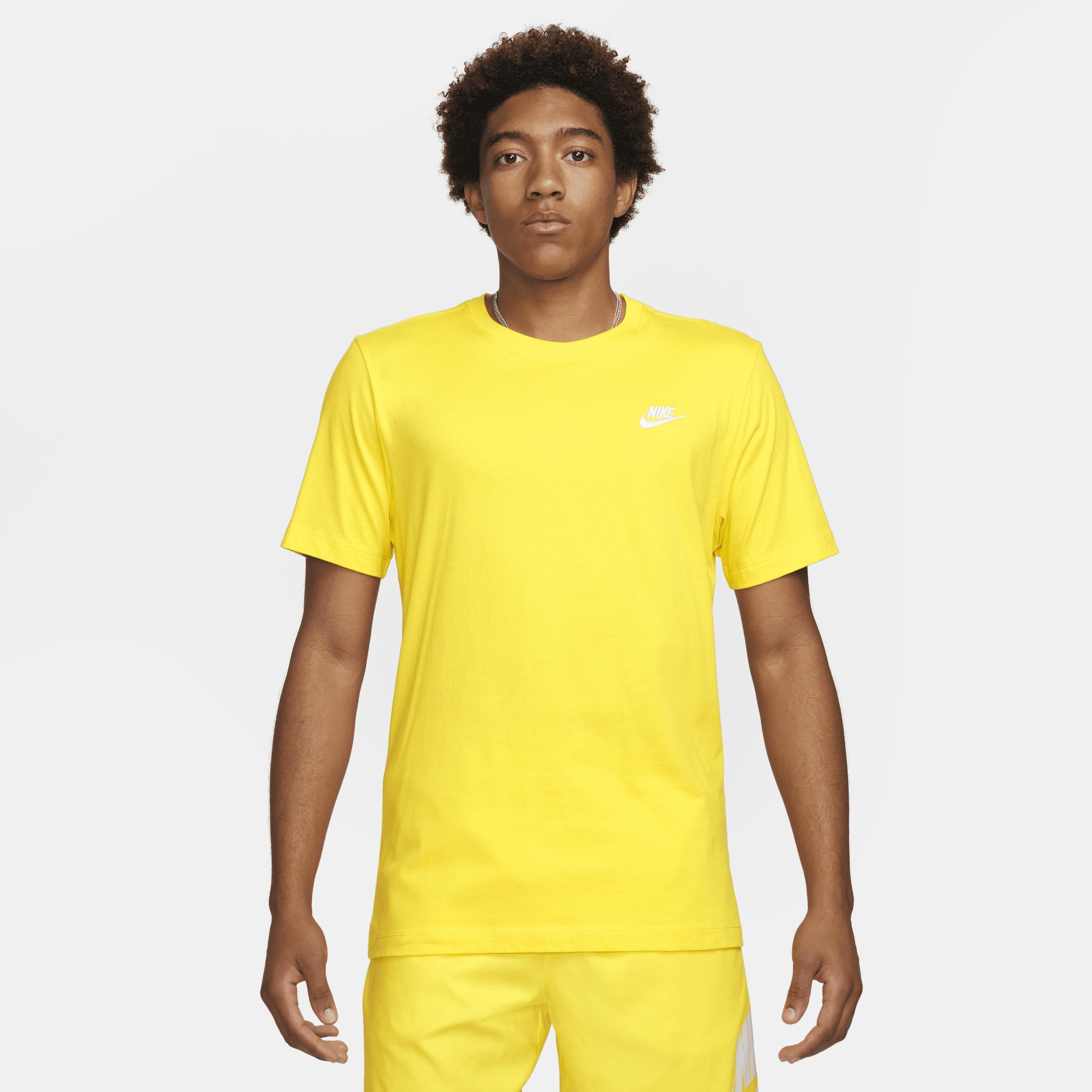 Nike Sportswear Club T-Shirt Product Image