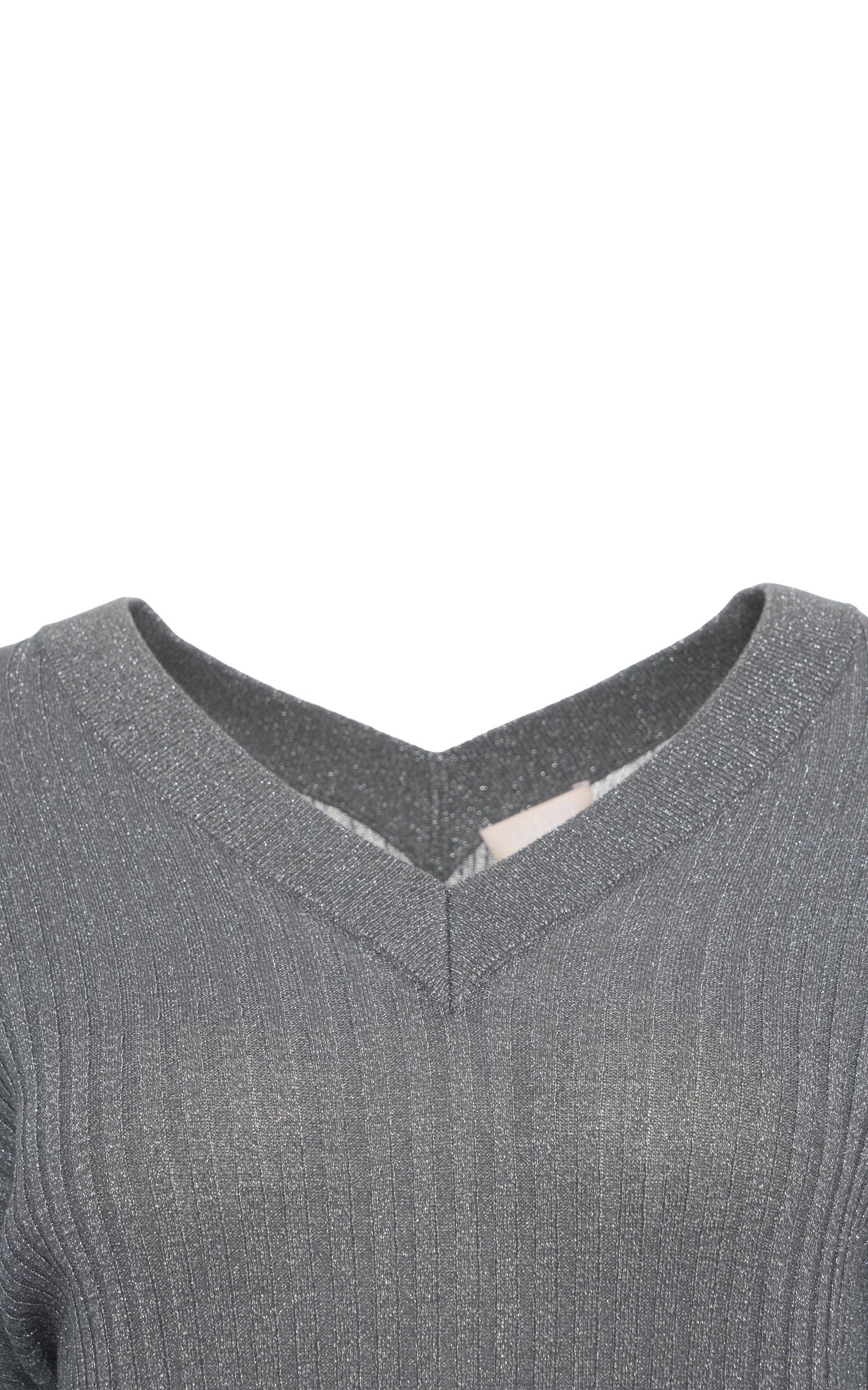 V-neck sweater Product Image
