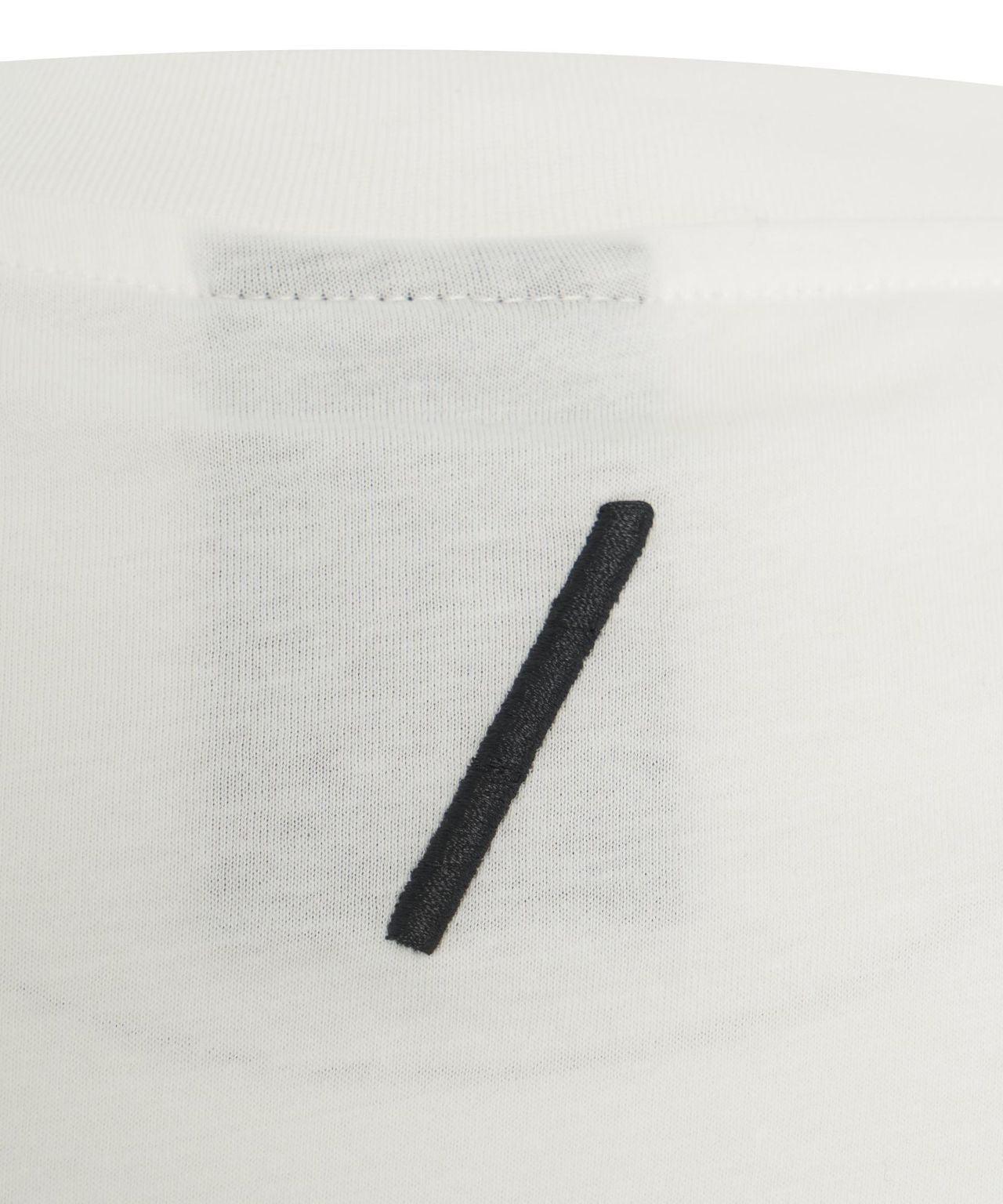 T-shirt with seam details Product Image