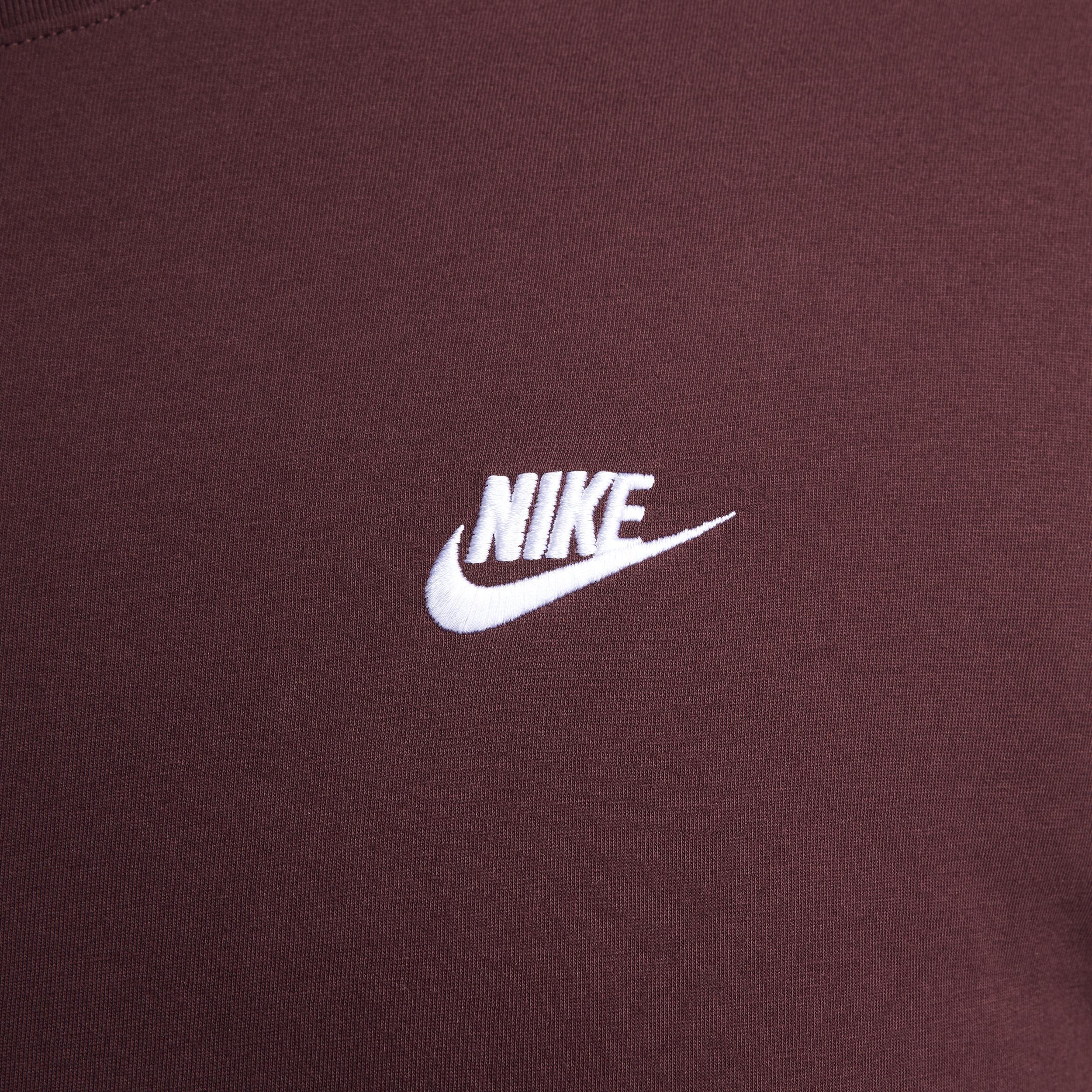 Men's Nike Sportswear Club T-Shirt Product Image