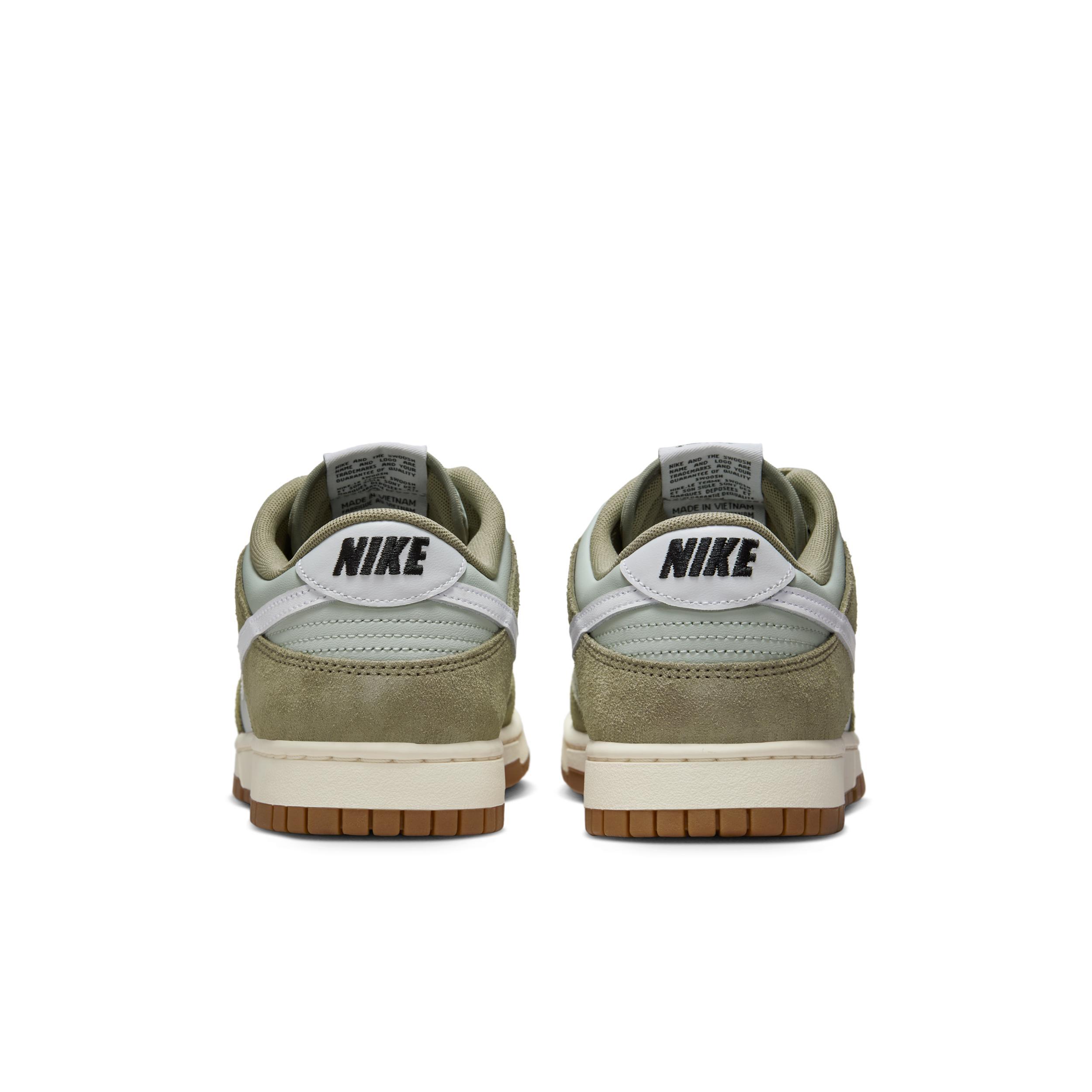 Nike Men's Dunk Low Retro SE Shoes Product Image