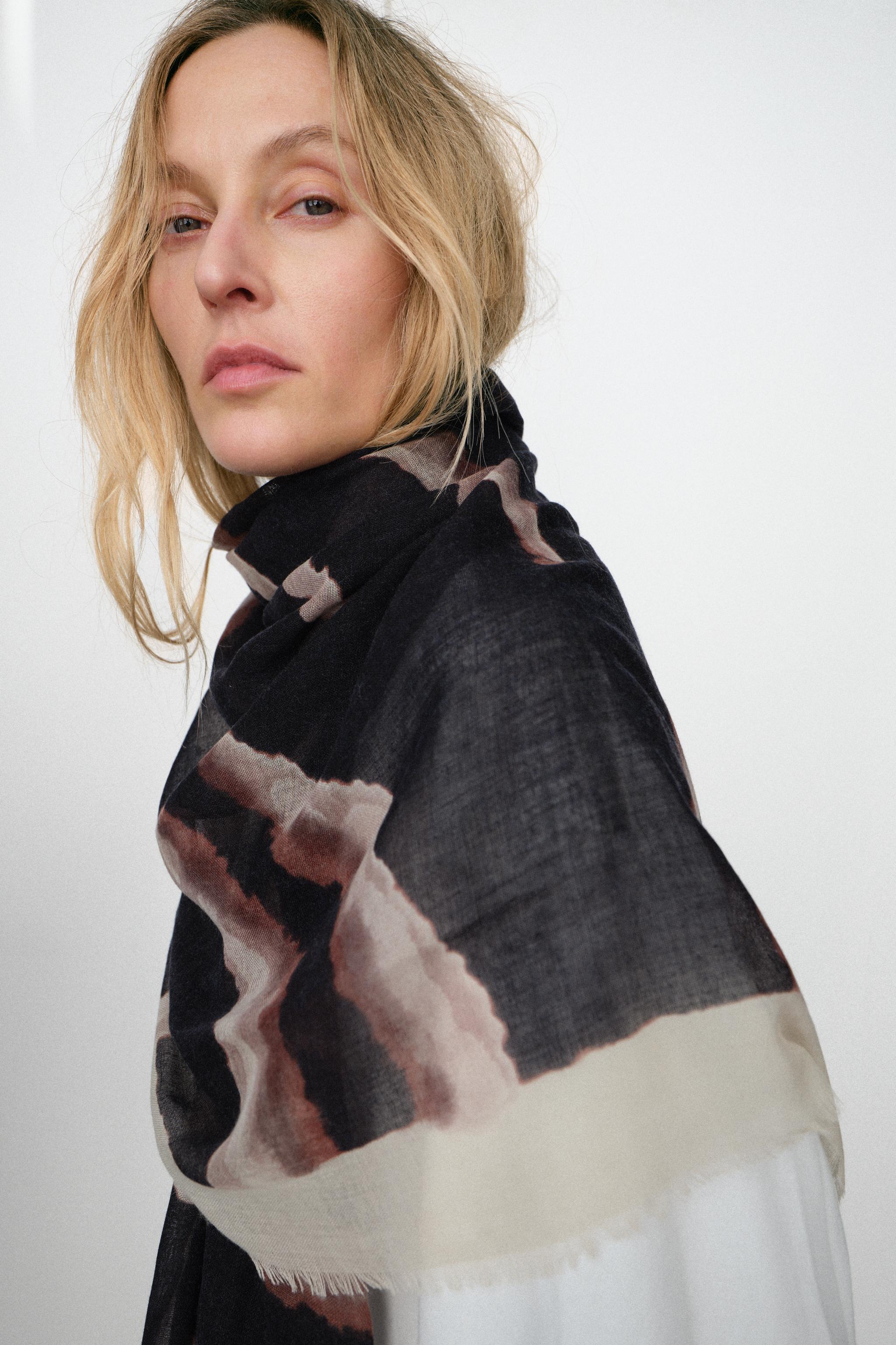 ANIMAL PRINT SCARF Product Image