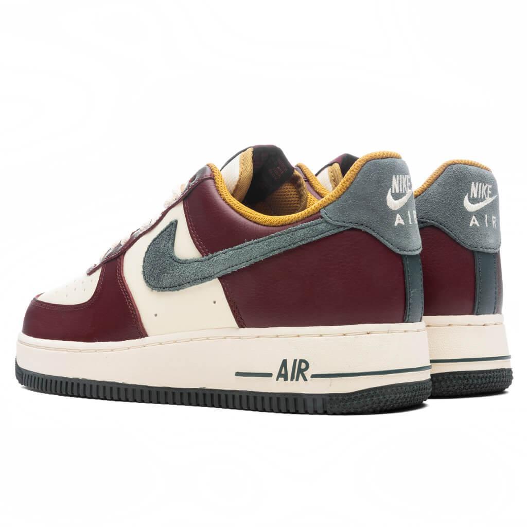 Air Force 1 '07 Lv8 - Coconut Milk/Vintage Green/Dark Team Red Male Product Image