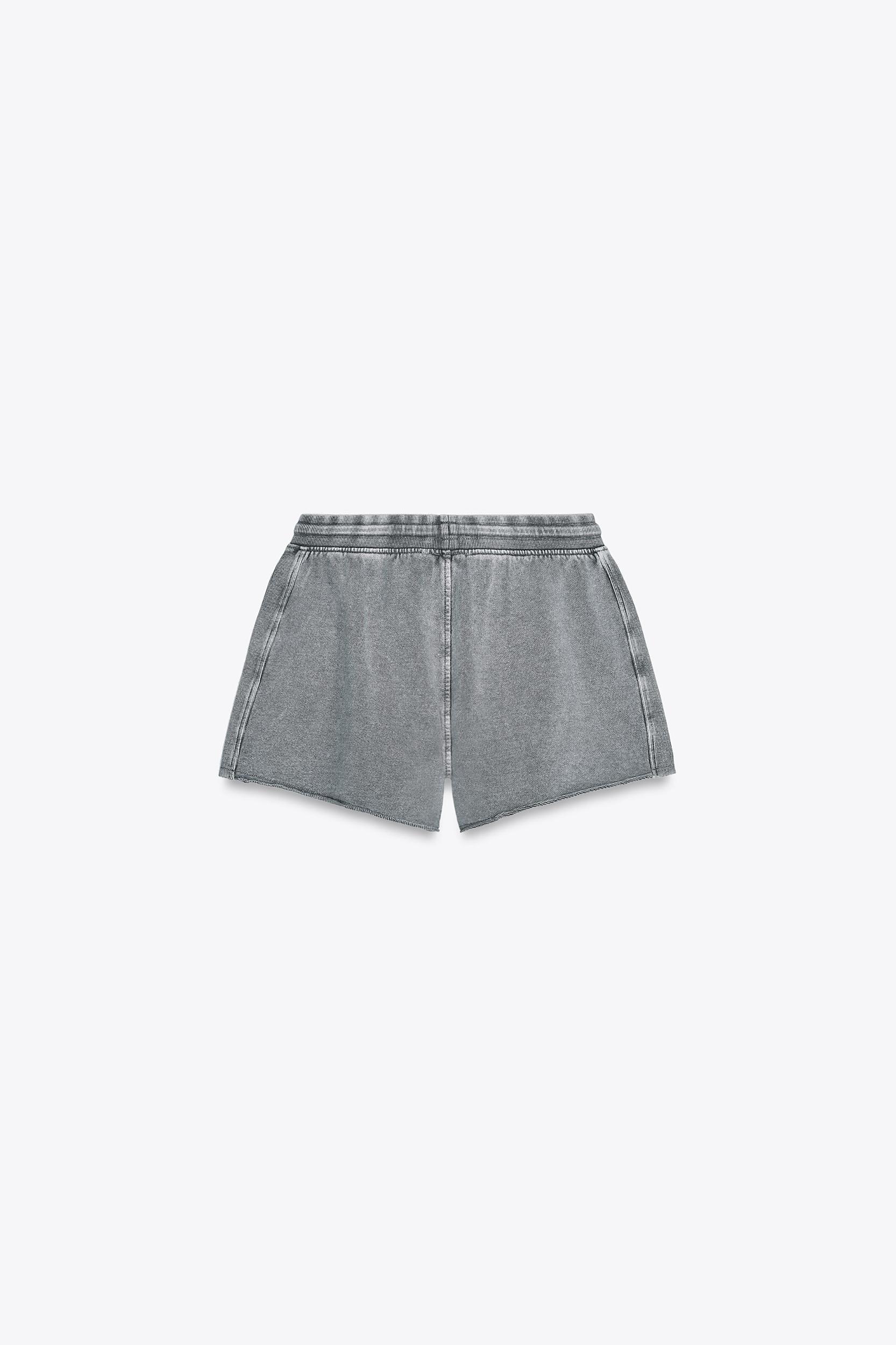 WASHED EFFECT TEXT SWEATSHORTS Product Image