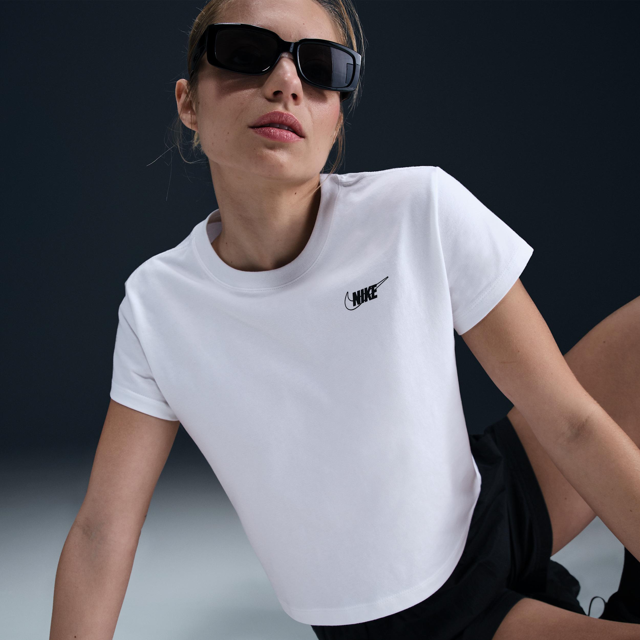 Nike Sportswear Club Women's Short-Sleeve Cropped Graphic T-Shirt Product Image
