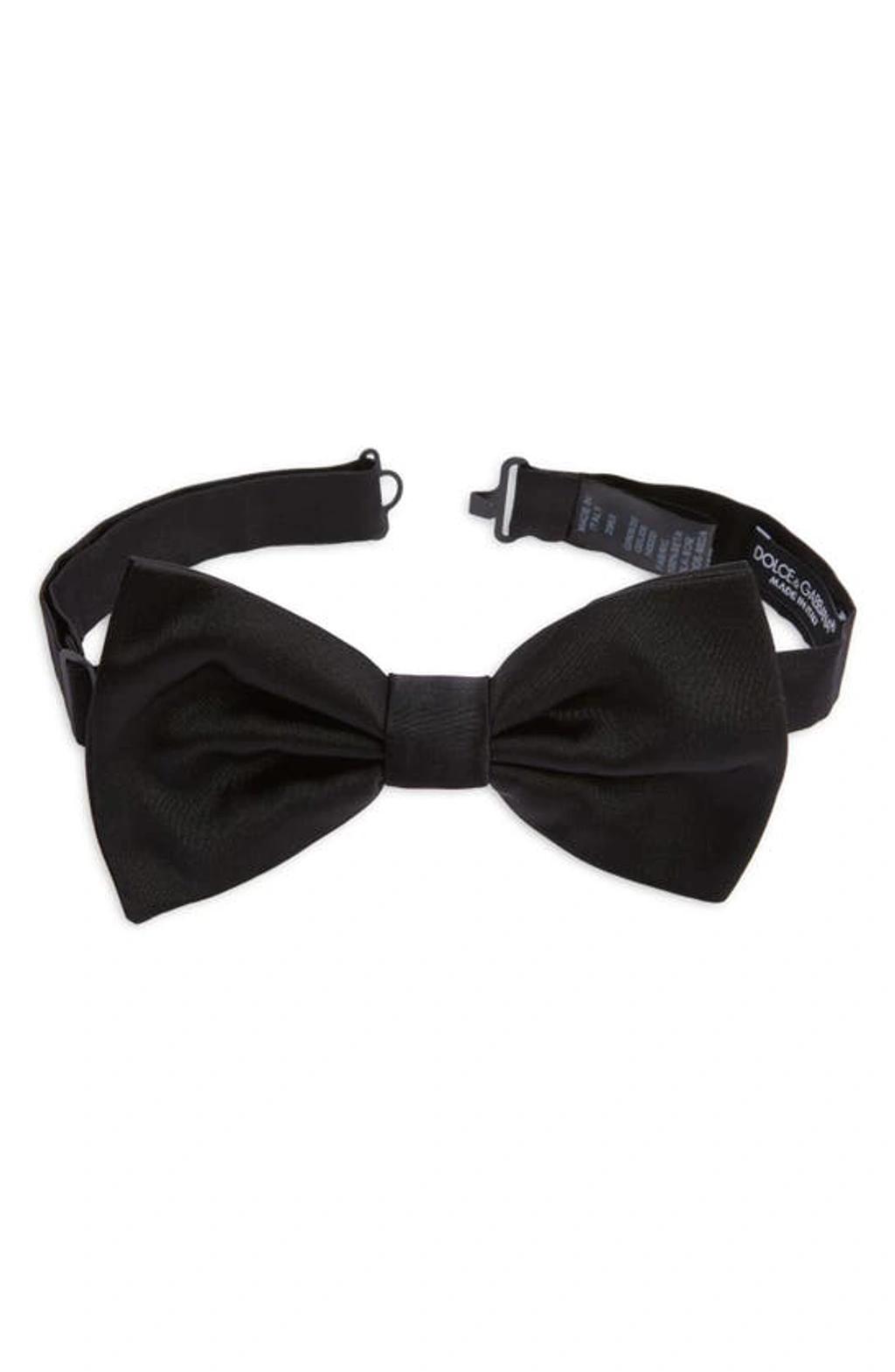 Silk Bow Tie In Black Product Image