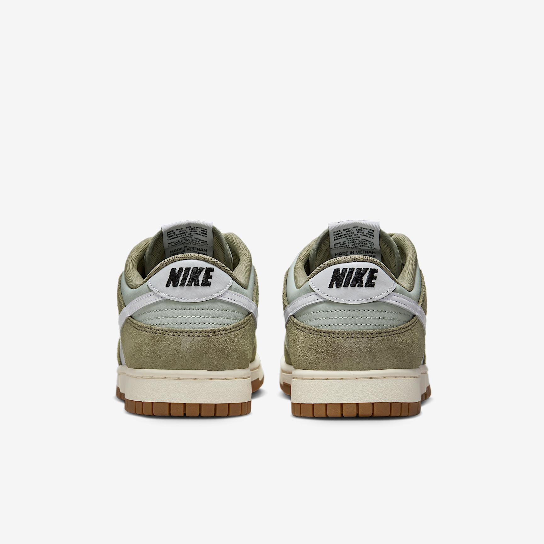 Nike Men's Dunk Low Retro SE Shoes Product Image