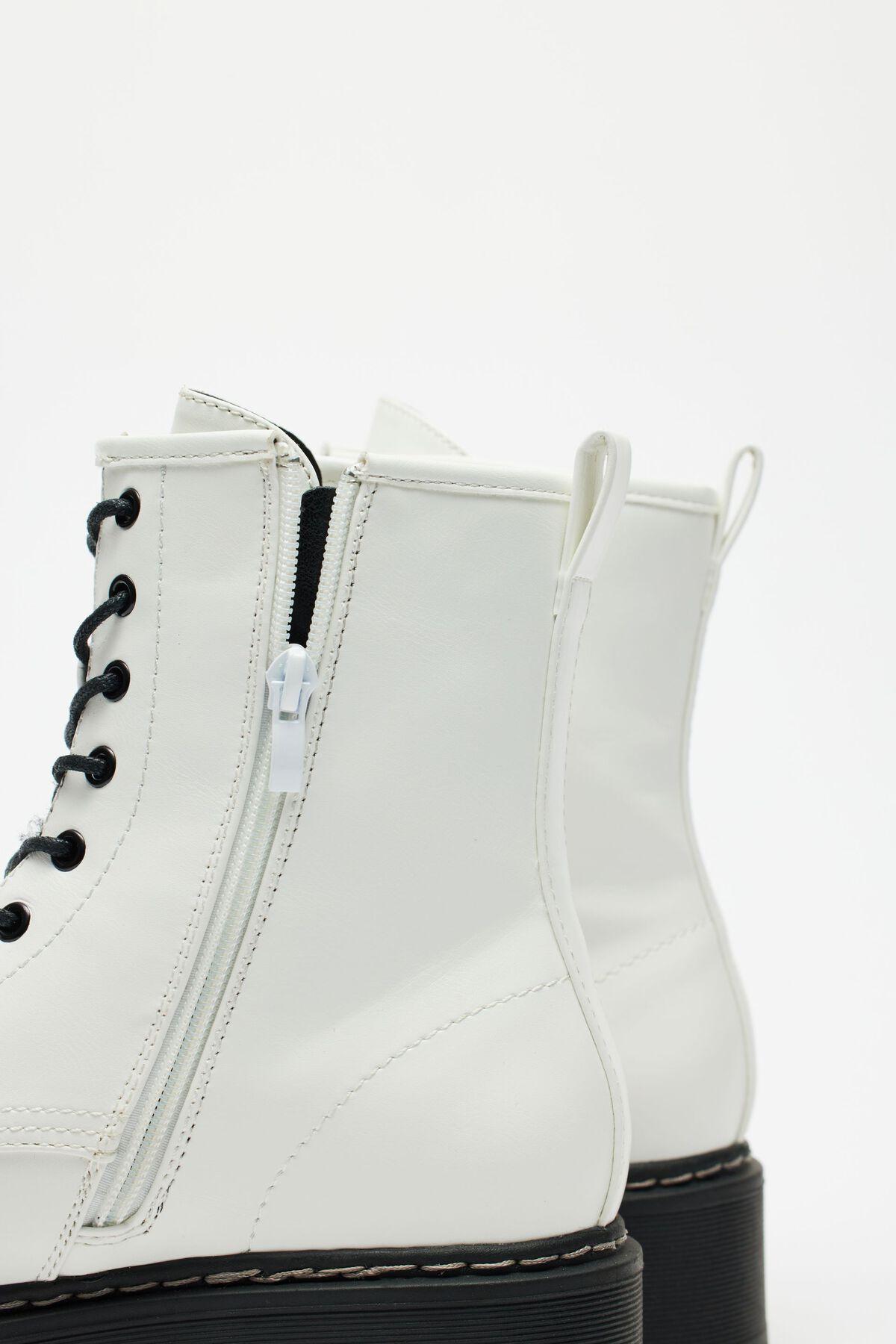 STEVE MADDEN Betty Boots Product Image