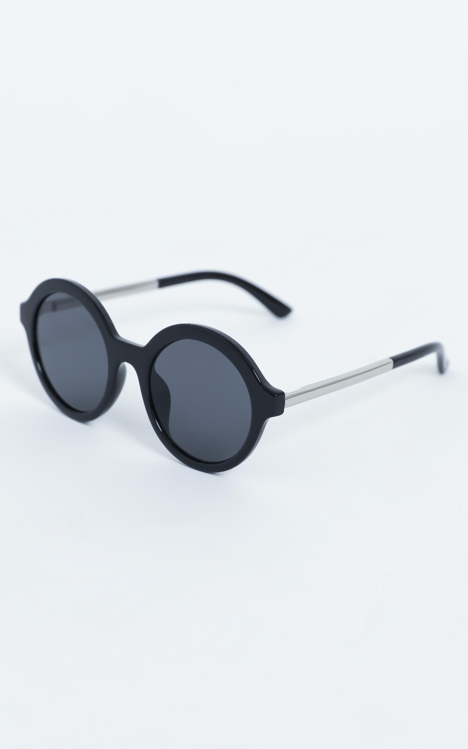 Reality Eyewear - Mind Bomb Sunglasses in Black Product Image