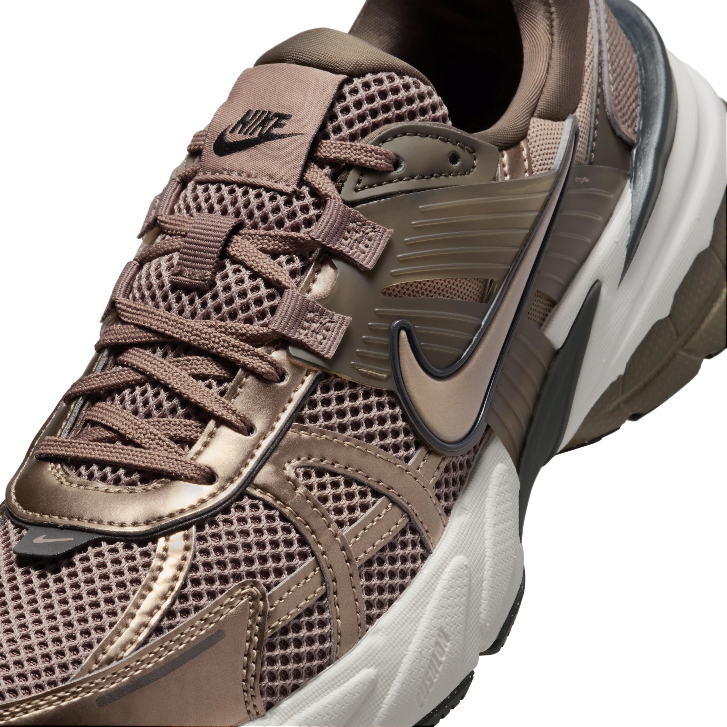 Nike Womens V2K Run Shoes | HF5342-100 Product Image