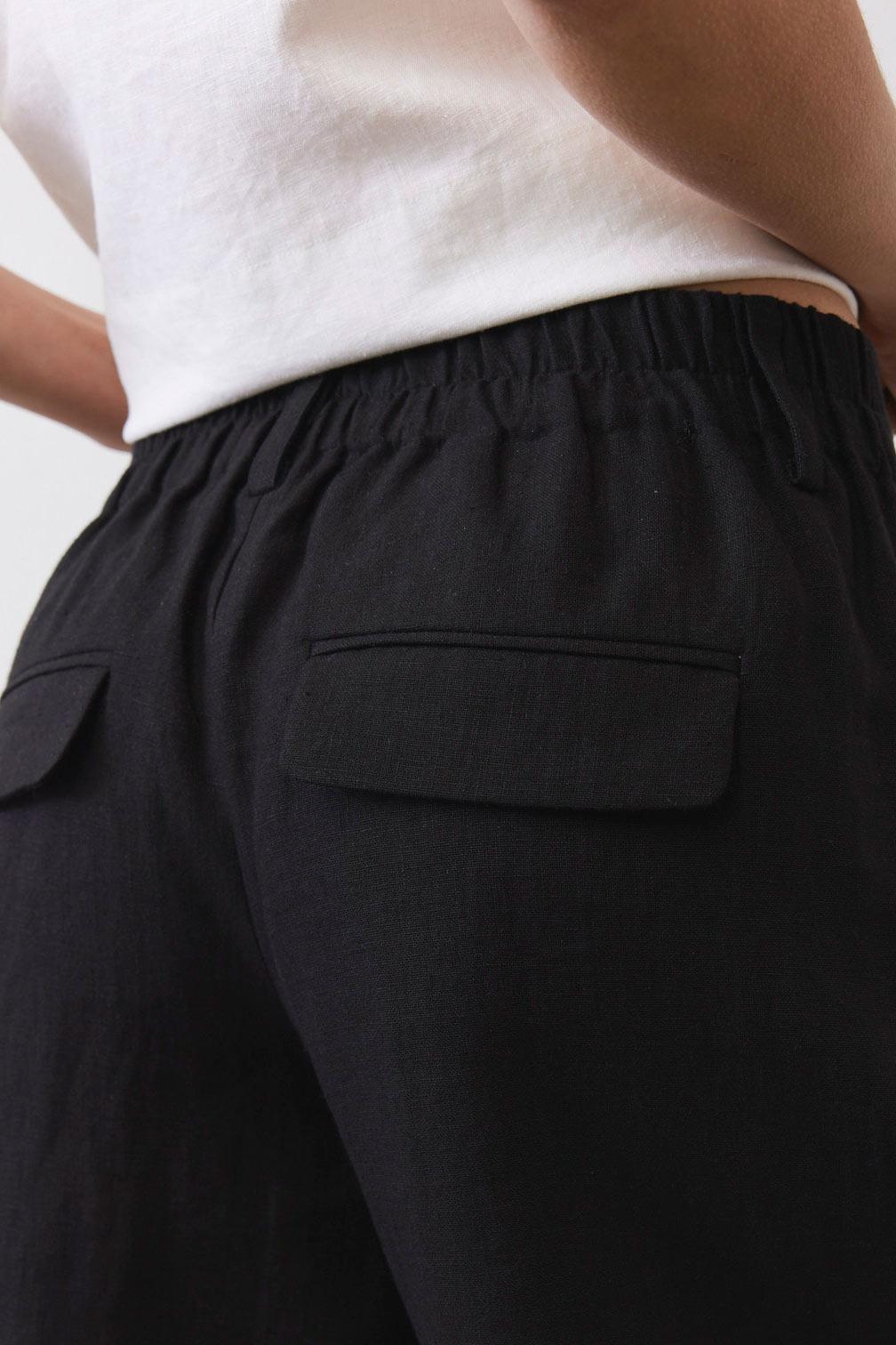 The Pleated Bermuda Shorts Product Image