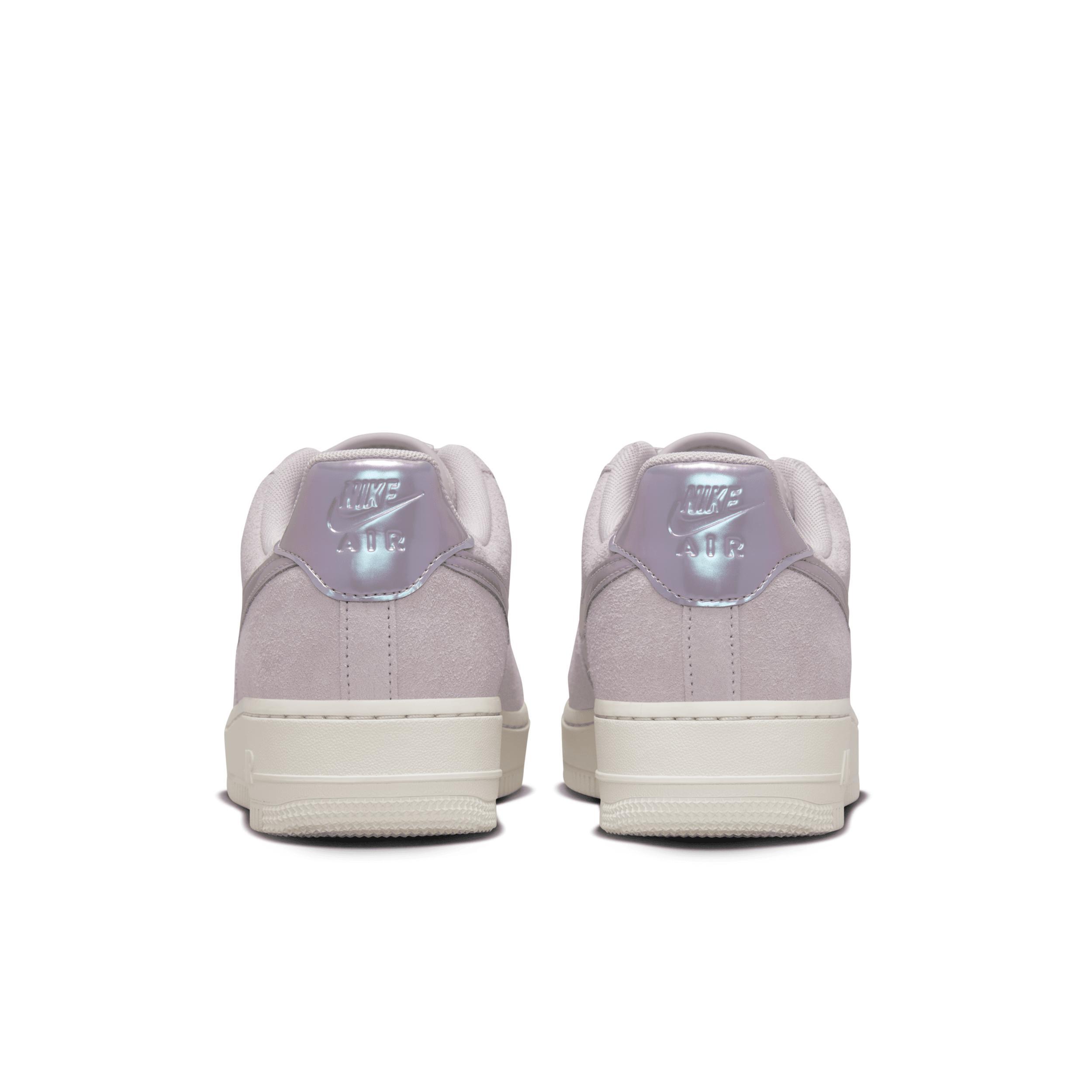 Nike Women's Air Force 1 '07 SE Shoes Product Image