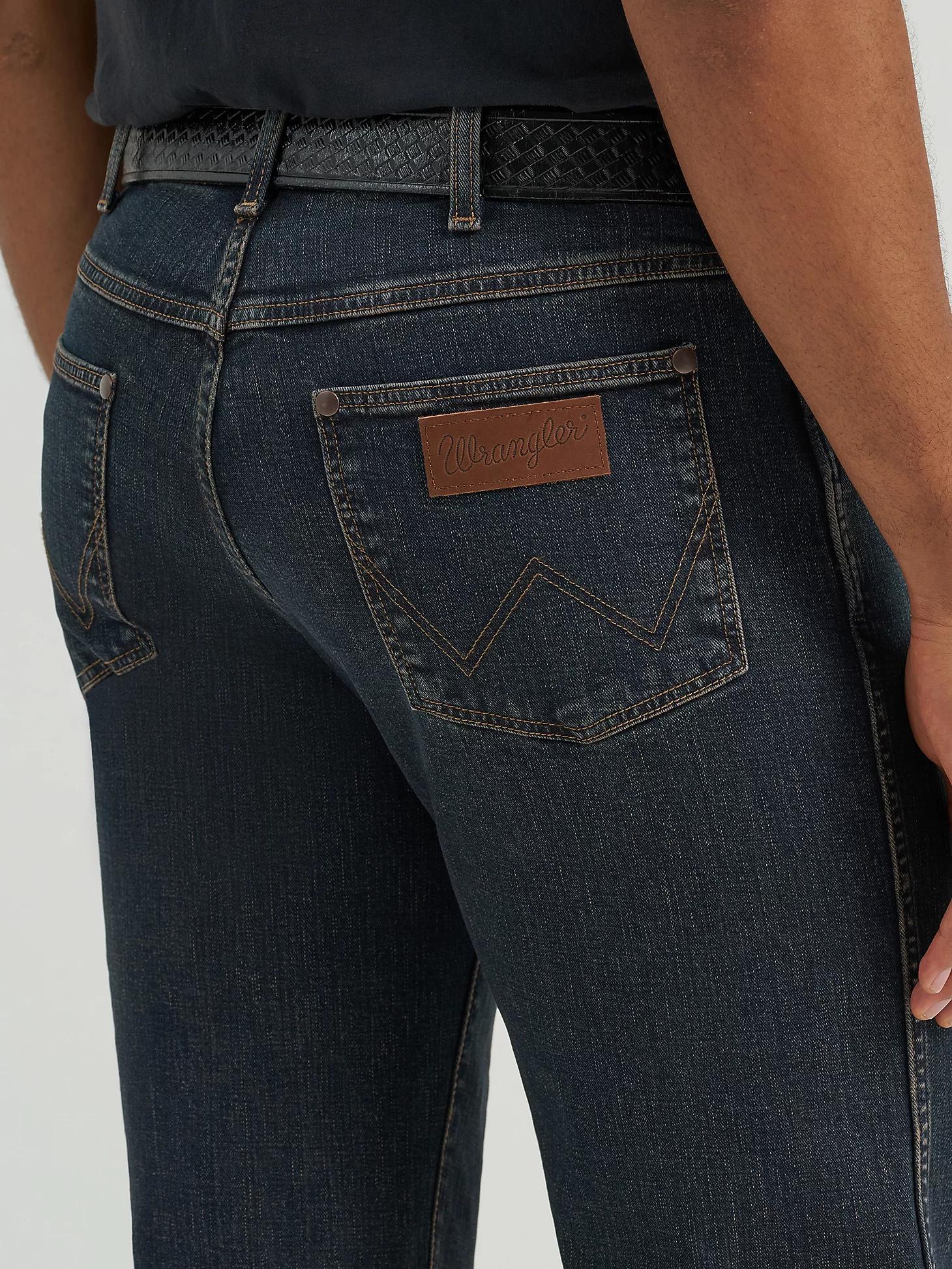 Men's Loose Bootcut Jean in Nightfall Product Image