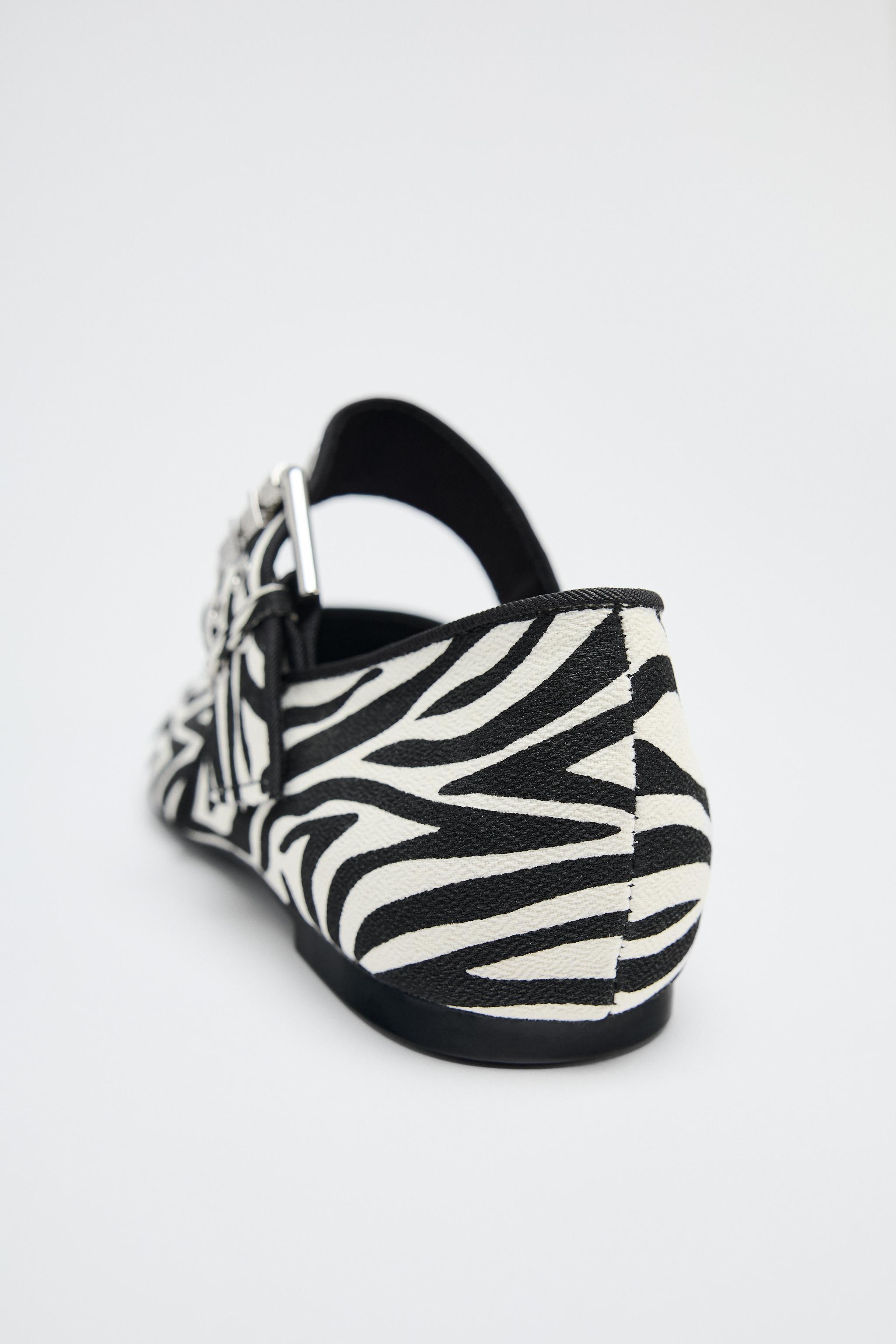 ANIMAL PRINT BUCKLE BALLET FLATS Product Image