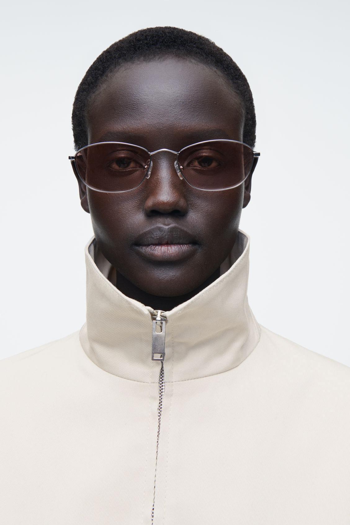 WIRE-FRAME CAT-EYE SUNGLASSES Product Image