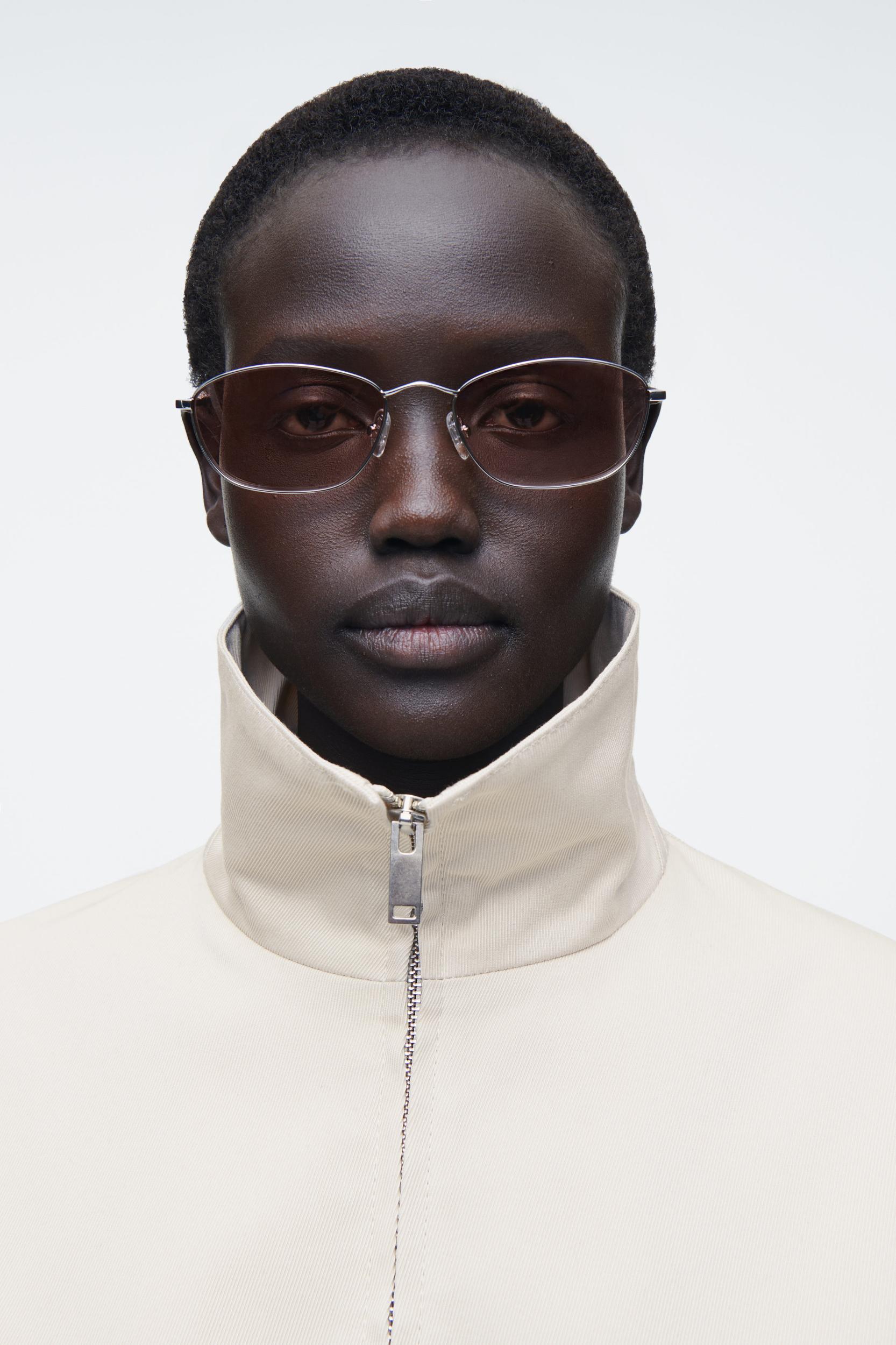 WIRE-FRAME CAT-EYE SUNGLASSES Product Image