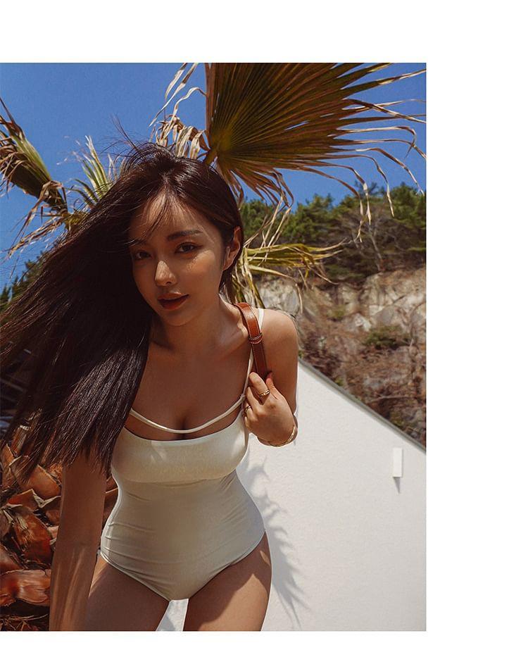 Spaghetti Strap Plain Swimsuit Product Image