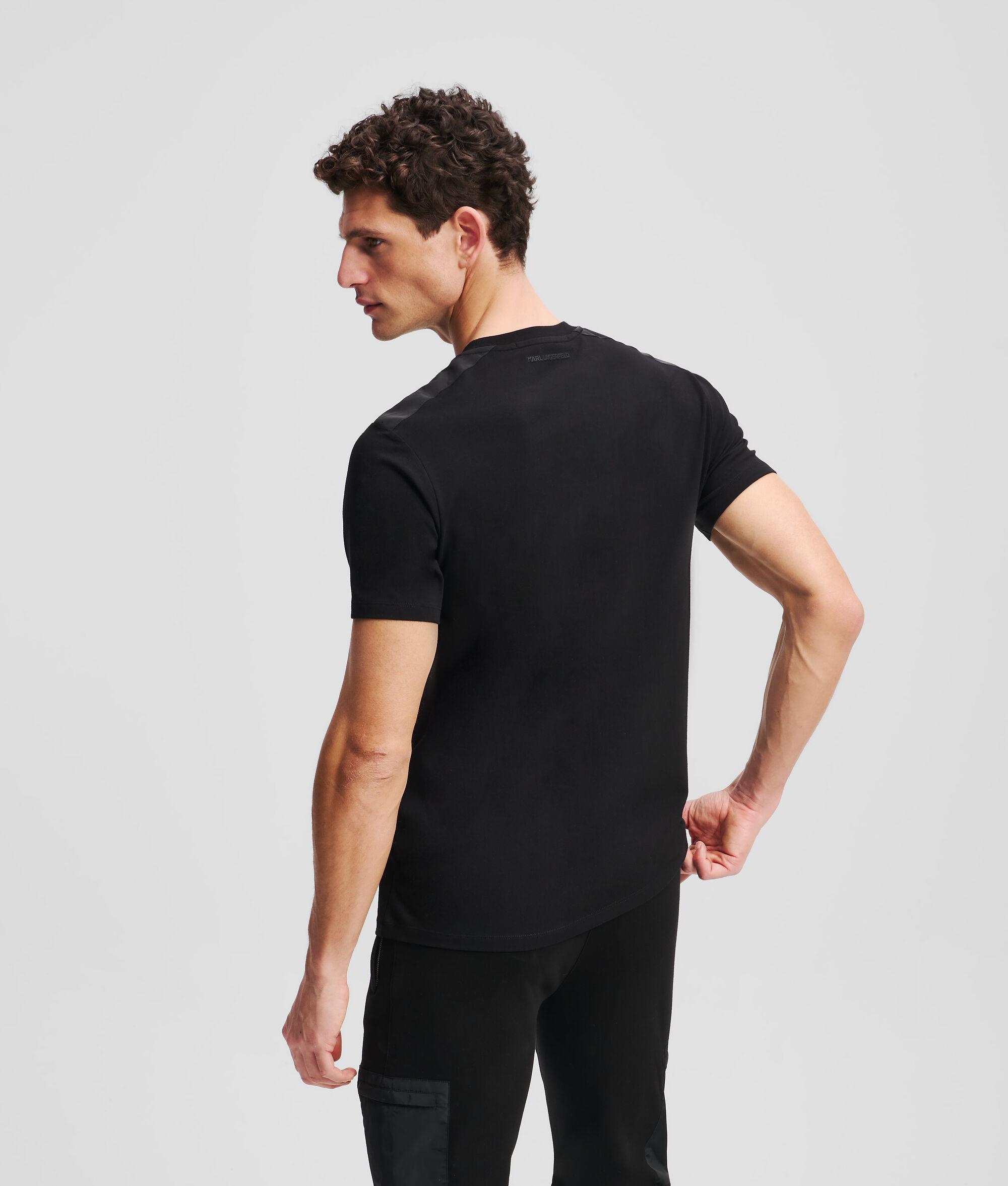 CHEST POCKET T-SHIRT Product Image