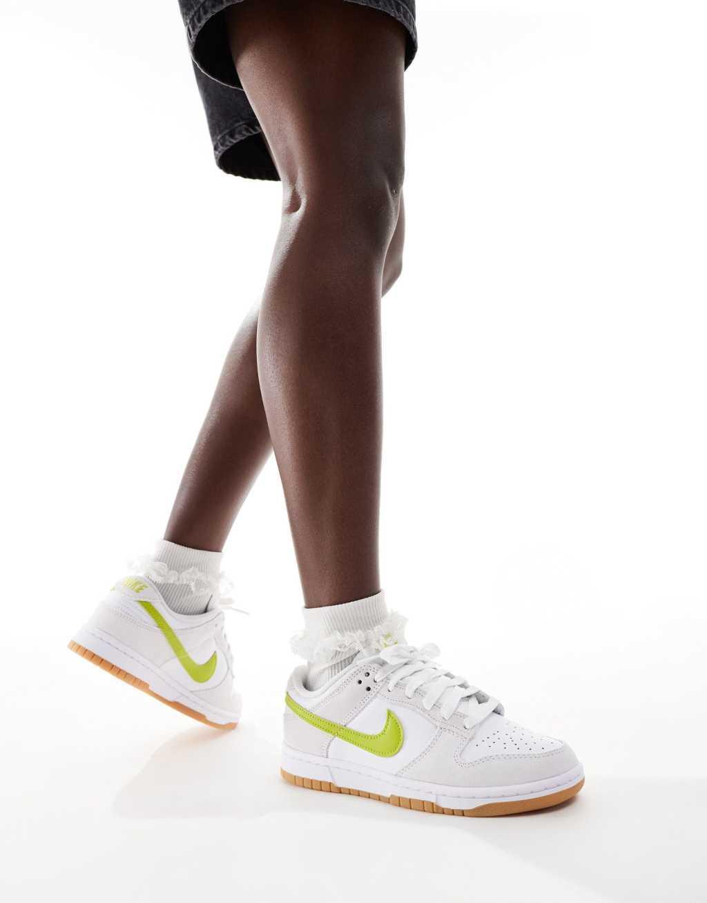 Nike Dunk Low sneakers in white and green Product Image