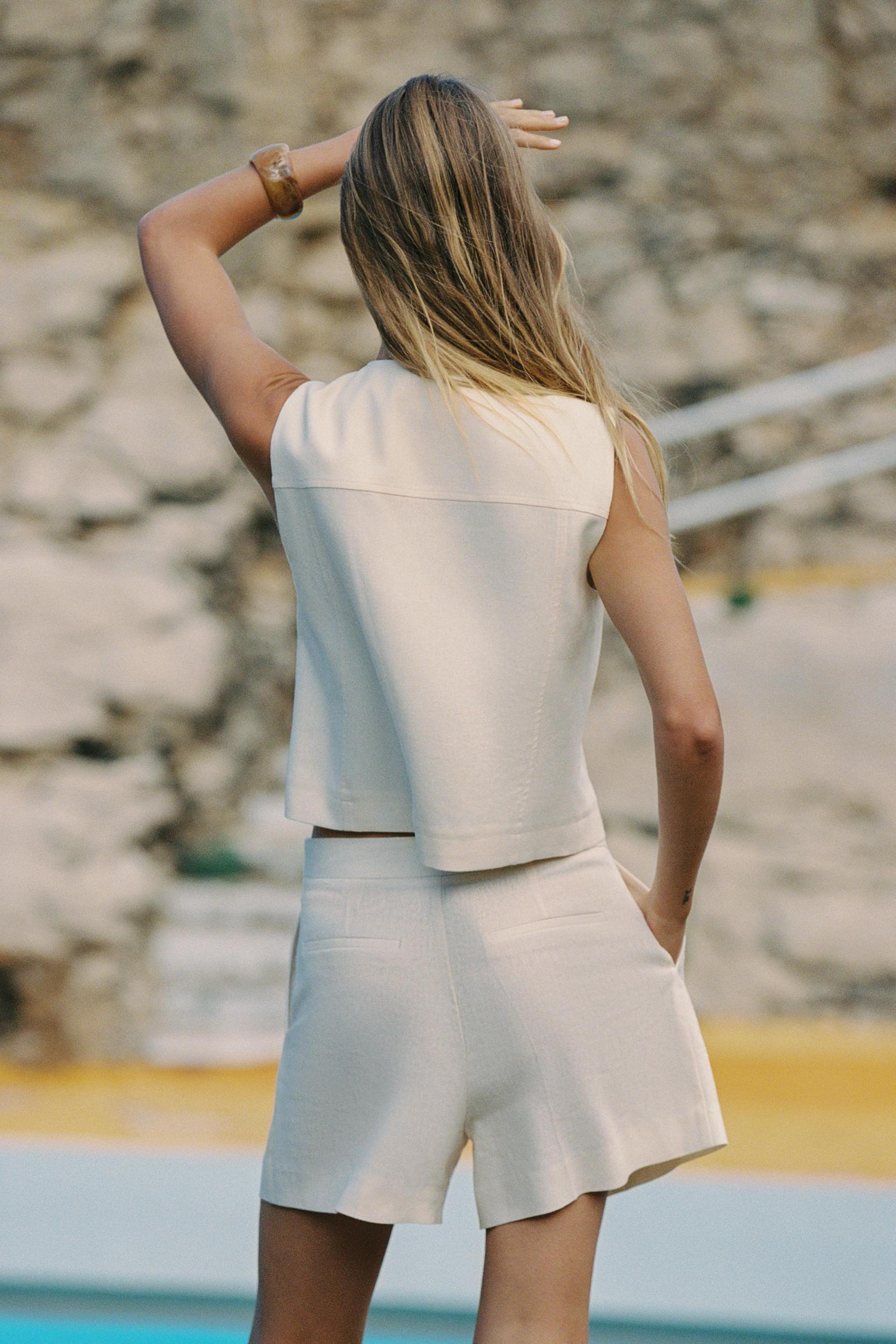 LINEN DOUBLE BREASTED VEST Product Image