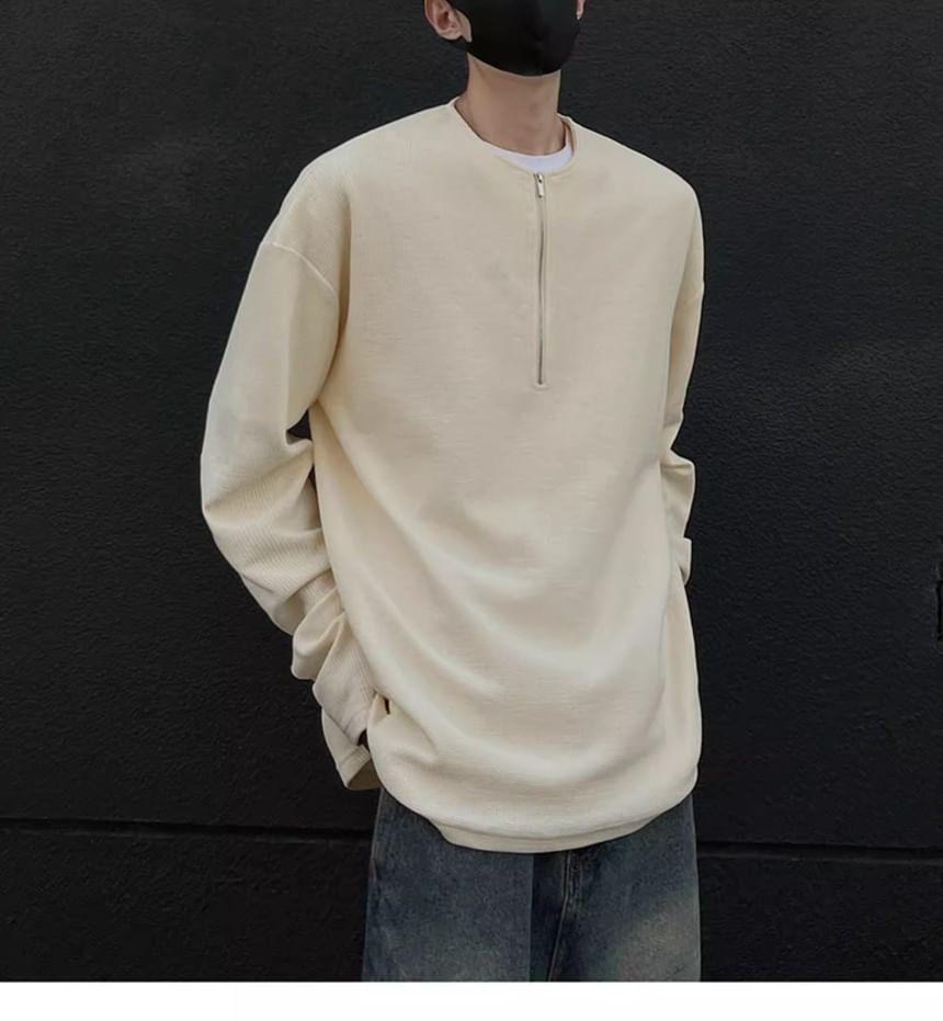 Long-Sleeve Crew Neck Plain Waffle Half-Zip T-Shirt Product Image