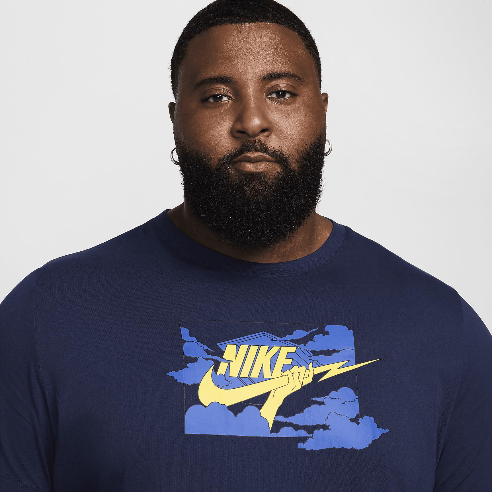 Nike Club Men's T-Shirt Product Image