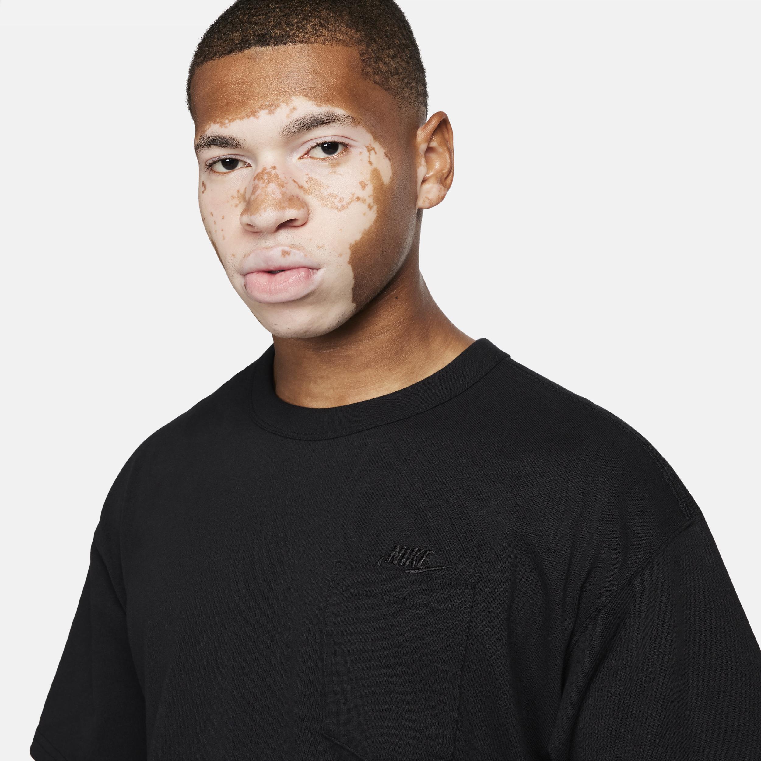 Mens Nike Sportswear Premium Essentials Pocket T-Shirt | DQ9295-011 Product Image