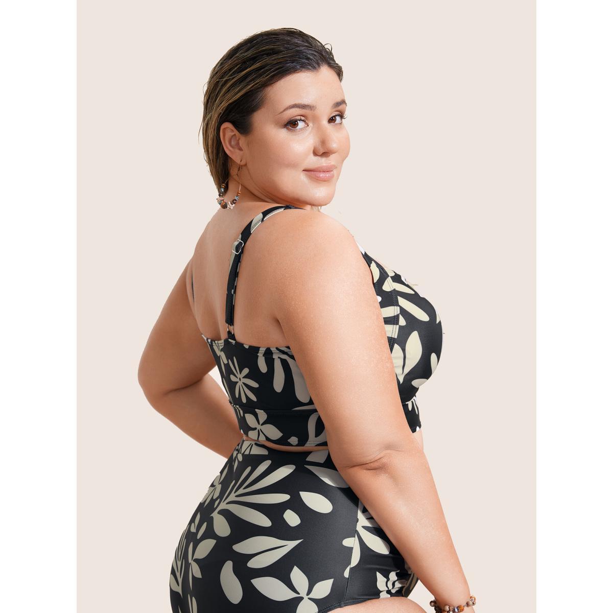 Plus Size Natural Flowers Ruched Heart Neckline Swim Top Women's Swimwear Black Beach Gathered High stretch Skinny Heart neckline Curve Swim Tops BloomChic 18-20/2X Product Image