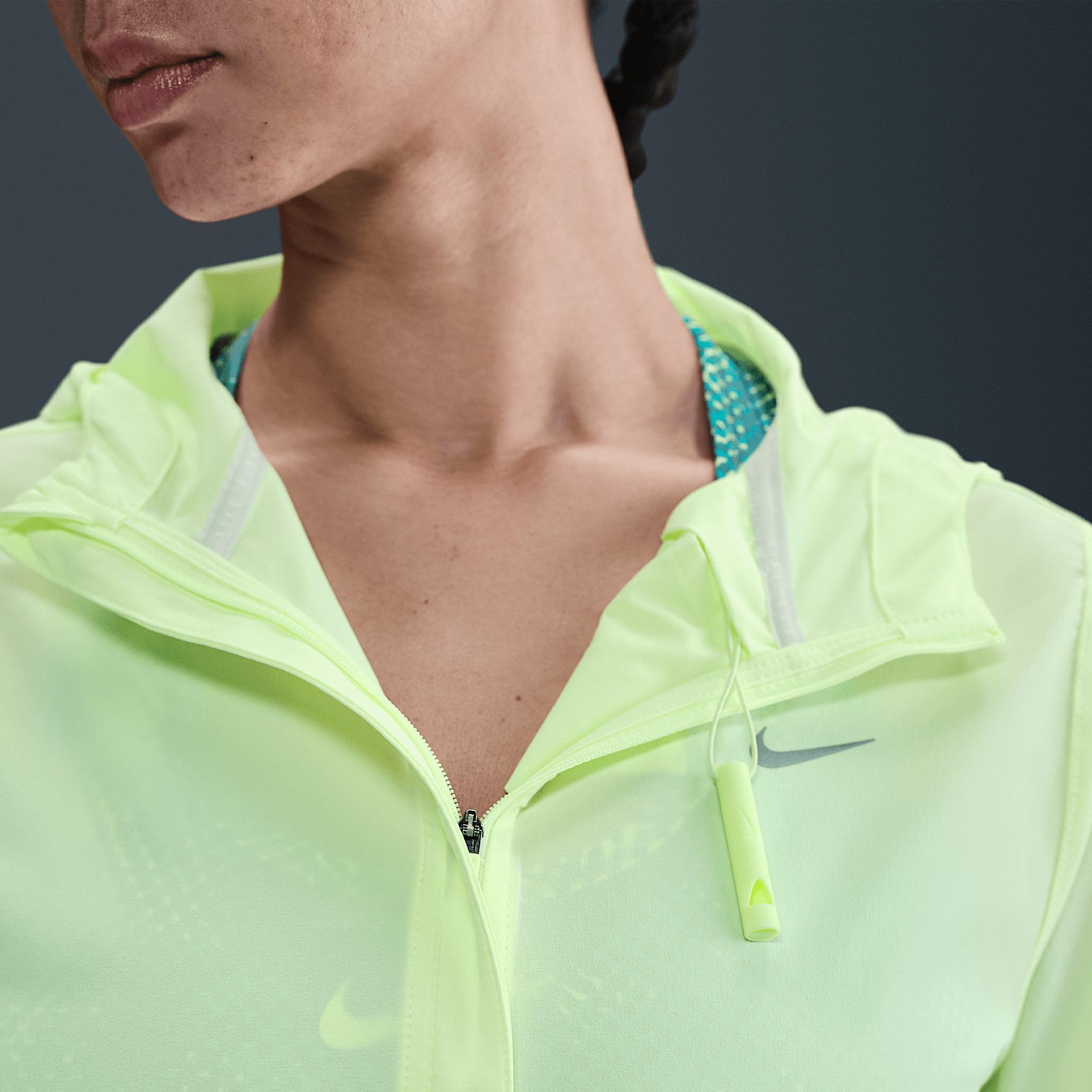 Nike Womens Swift Repel Packable Running Jacket | HQ0650-010 Product Image