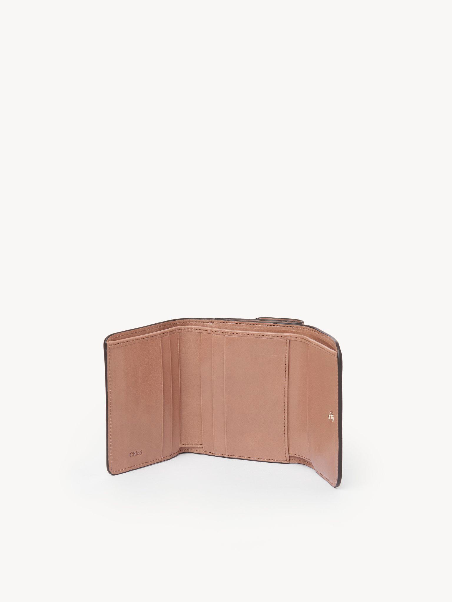 C Chloé small tri-fold in shiny leather Product Image