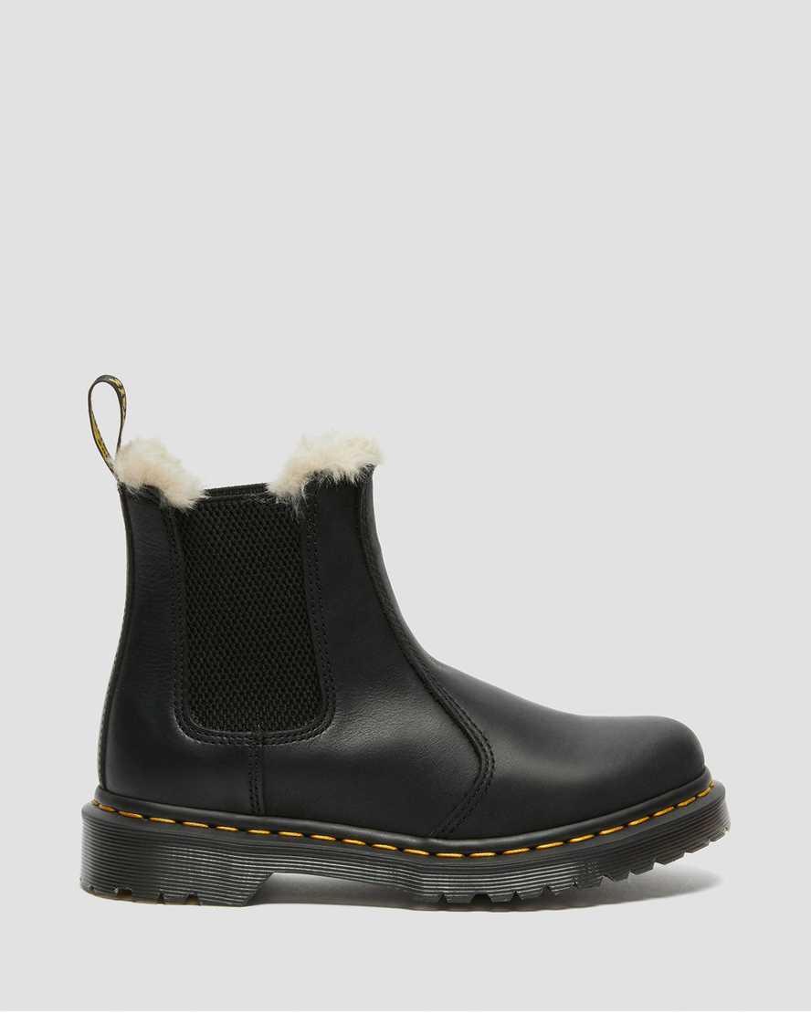 2976 Womens Faux Fur Lined Chelsea Boots Product Image