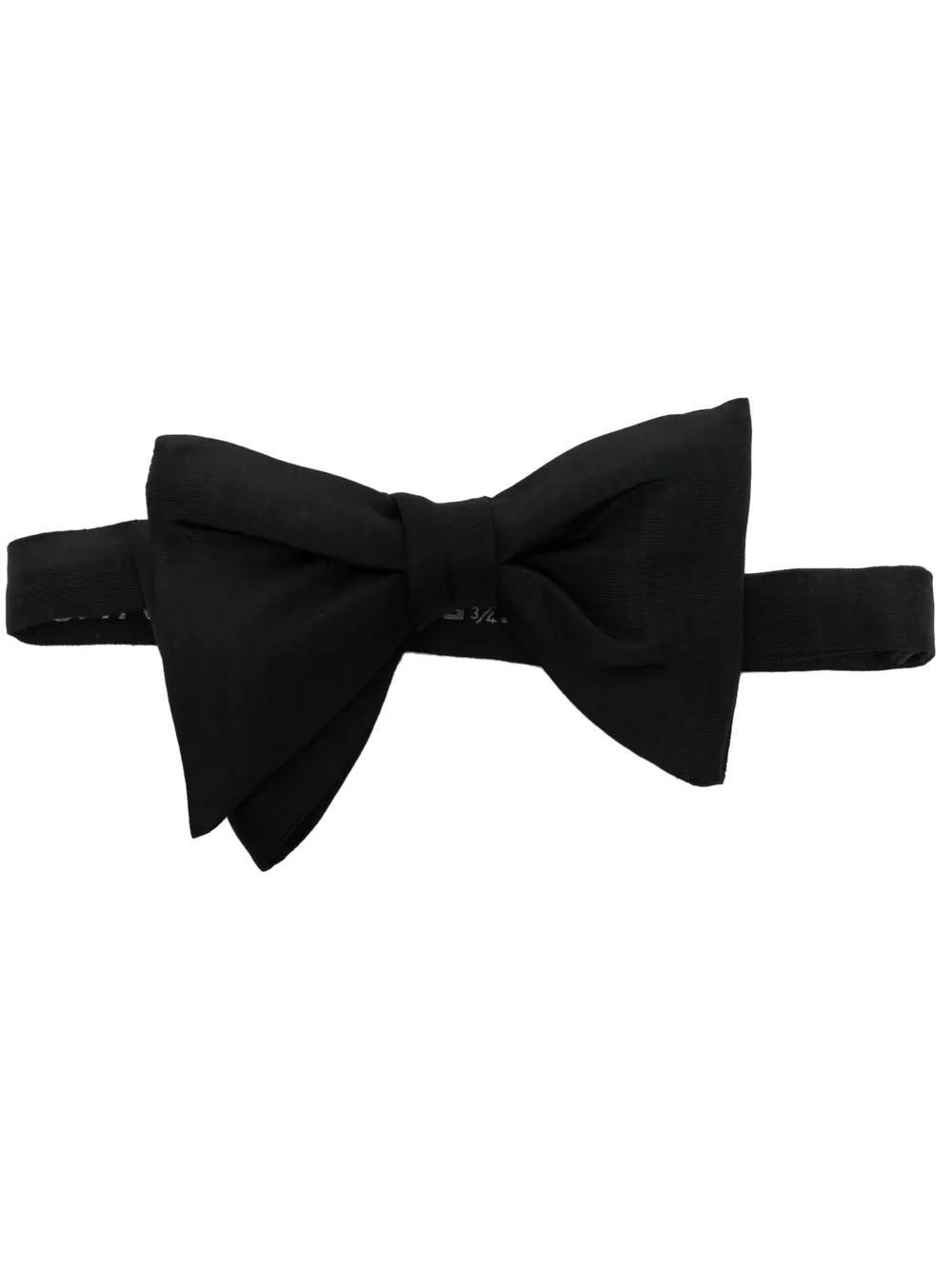 TOM FORD Silk Bow Tie In Schwarz Product Image