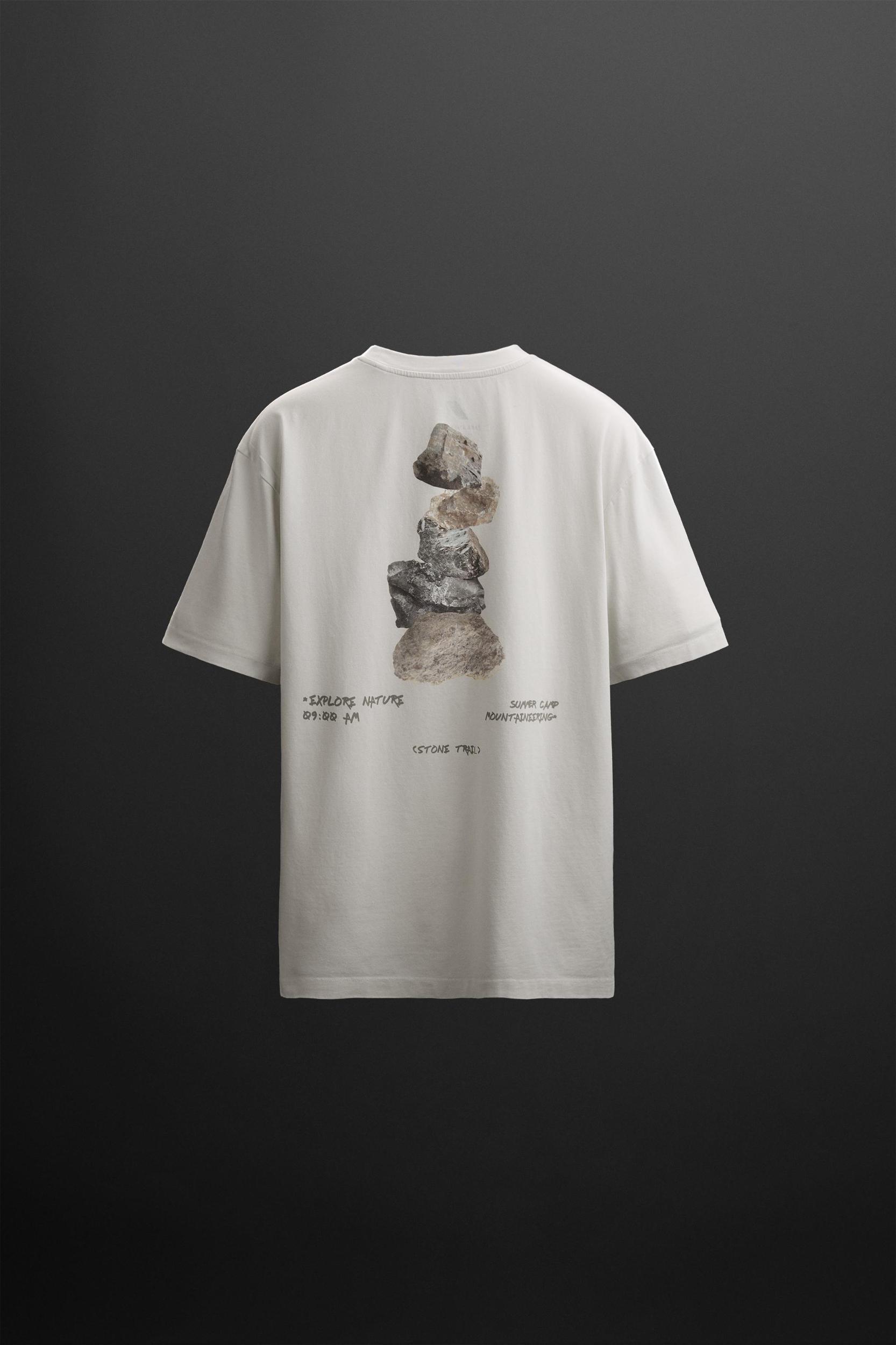 GRAPHIC PRINT T-SHIRT Product Image