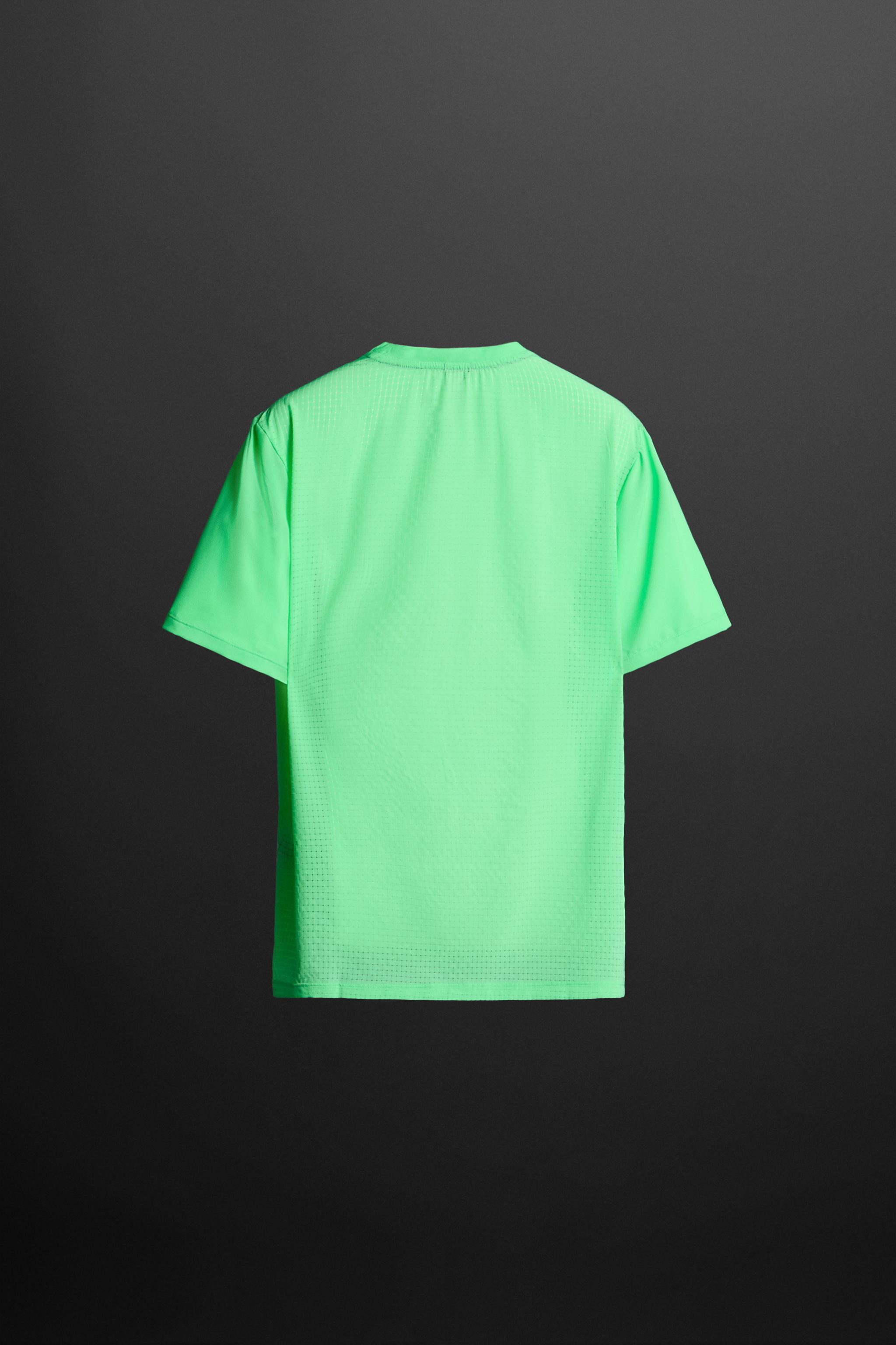 LIGHTWEIGHT TRAINING T-SHIRT Product Image