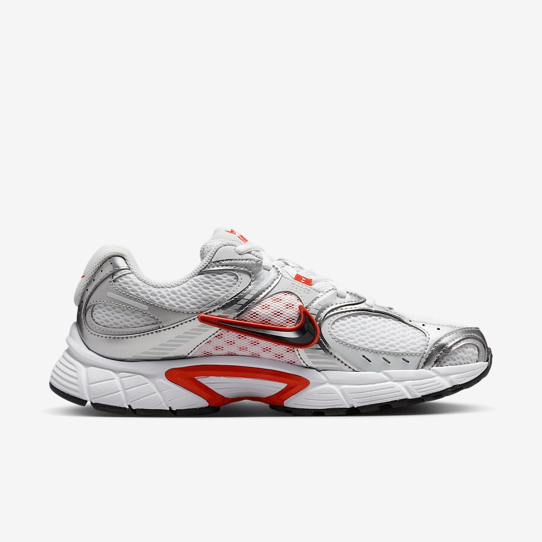 Nike Womens V5 RNR Shoes with Reflective Accents | HQ7901-101 Product Image
