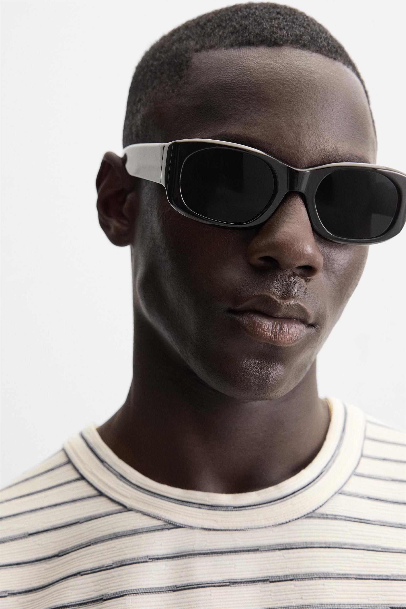 JACQUARD STRIPED T-SHIRT Product Image