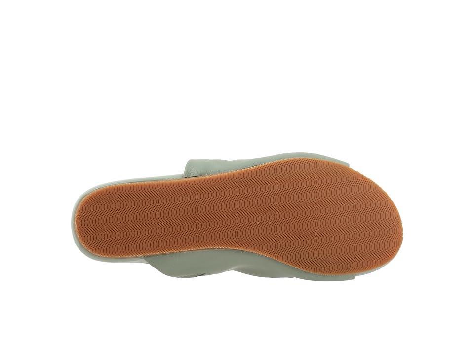 SoftWalk Camano Metallic) Women's Shoes Product Image