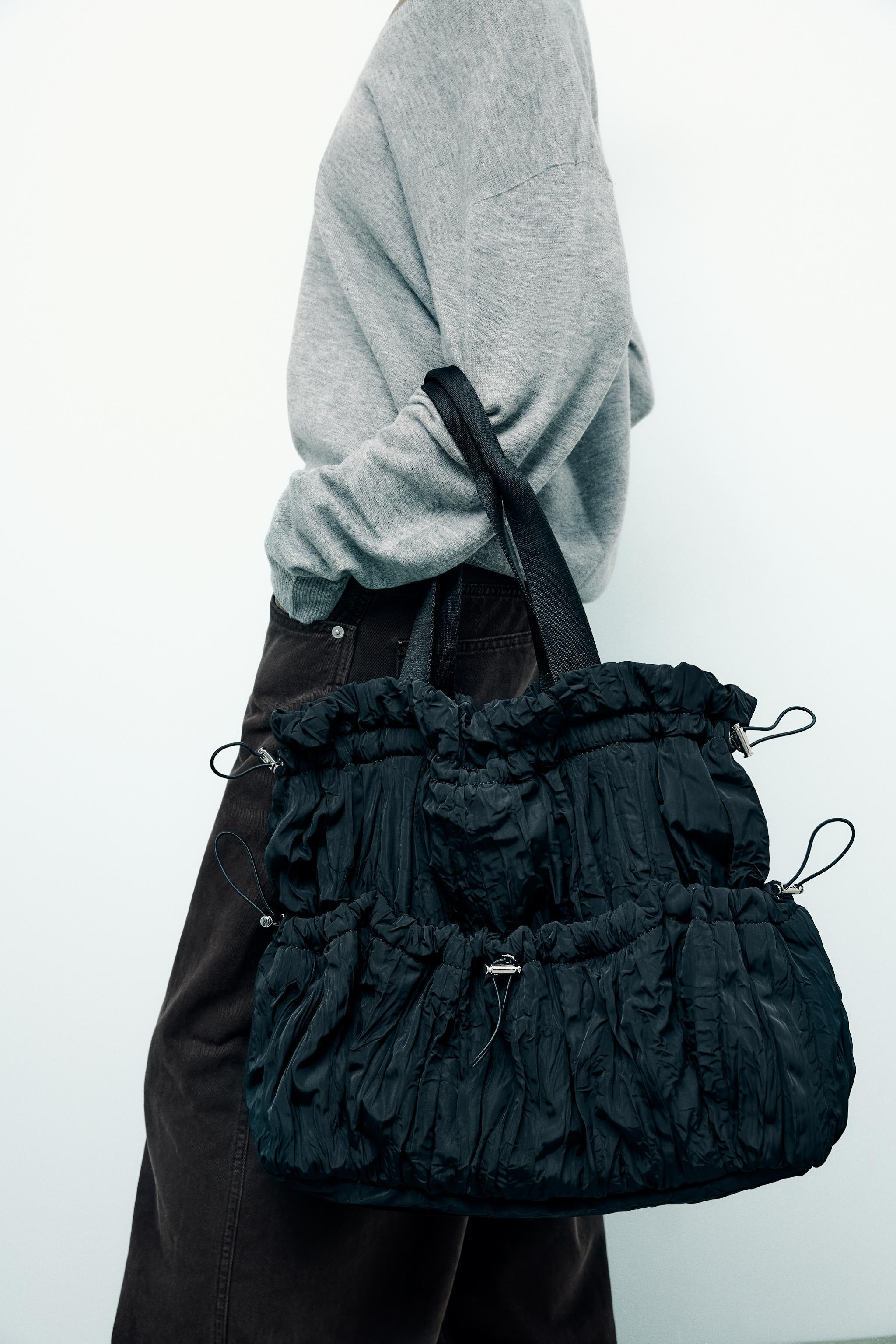 RUCHED SHOULDER BAG Product Image