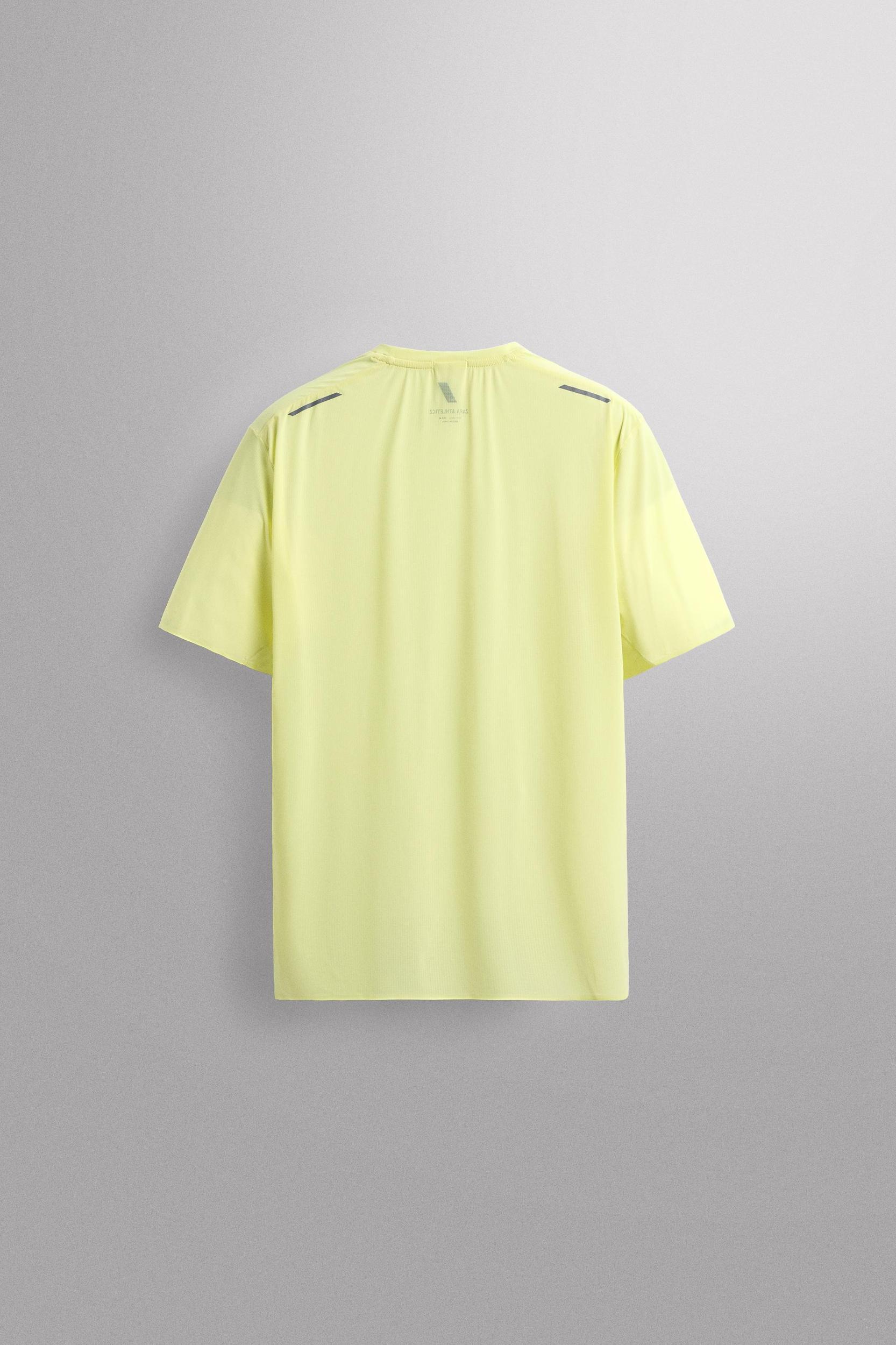 LIGHTWEIGHT TECHNICAL T-SHIRT Product Image