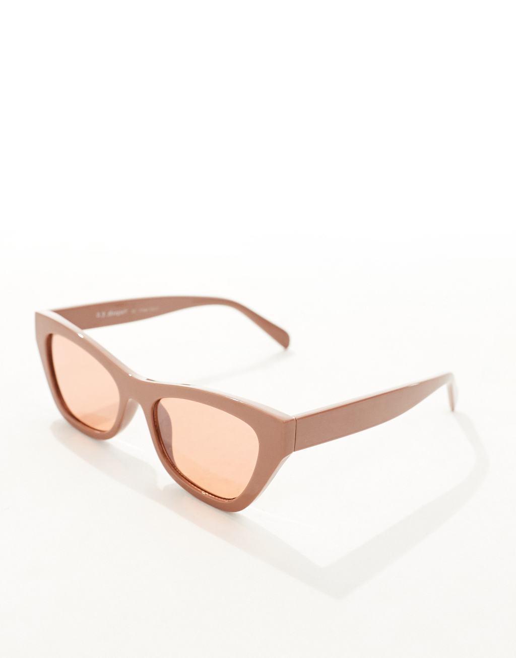 AJ Morgan cat eye sunglasses in beige Product Image