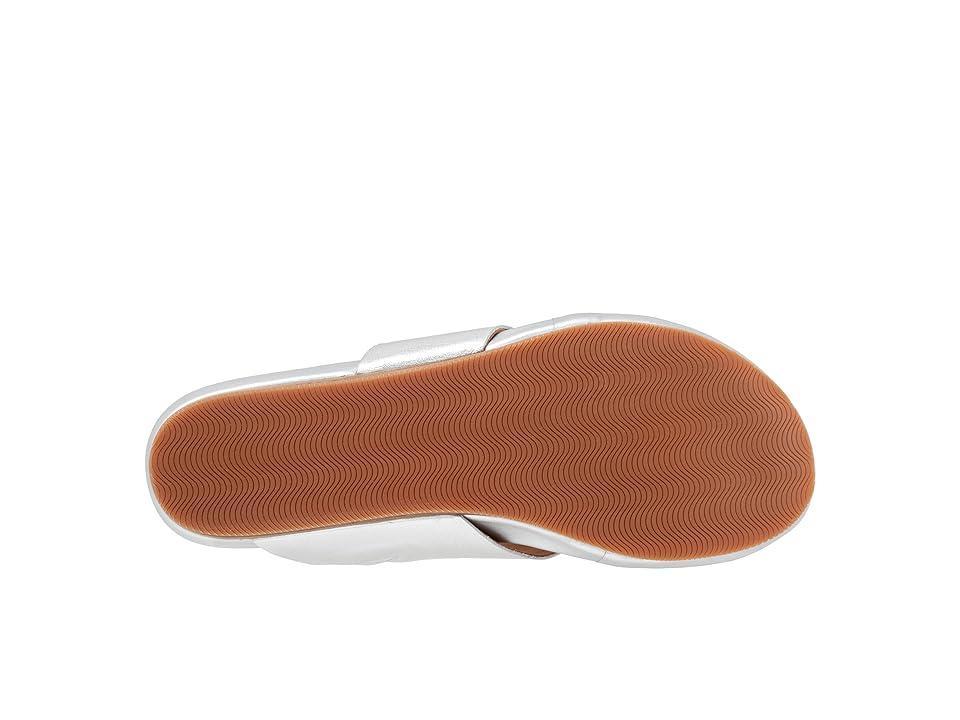 SoftWalk Chandler Leather Thong Sandals Product Image